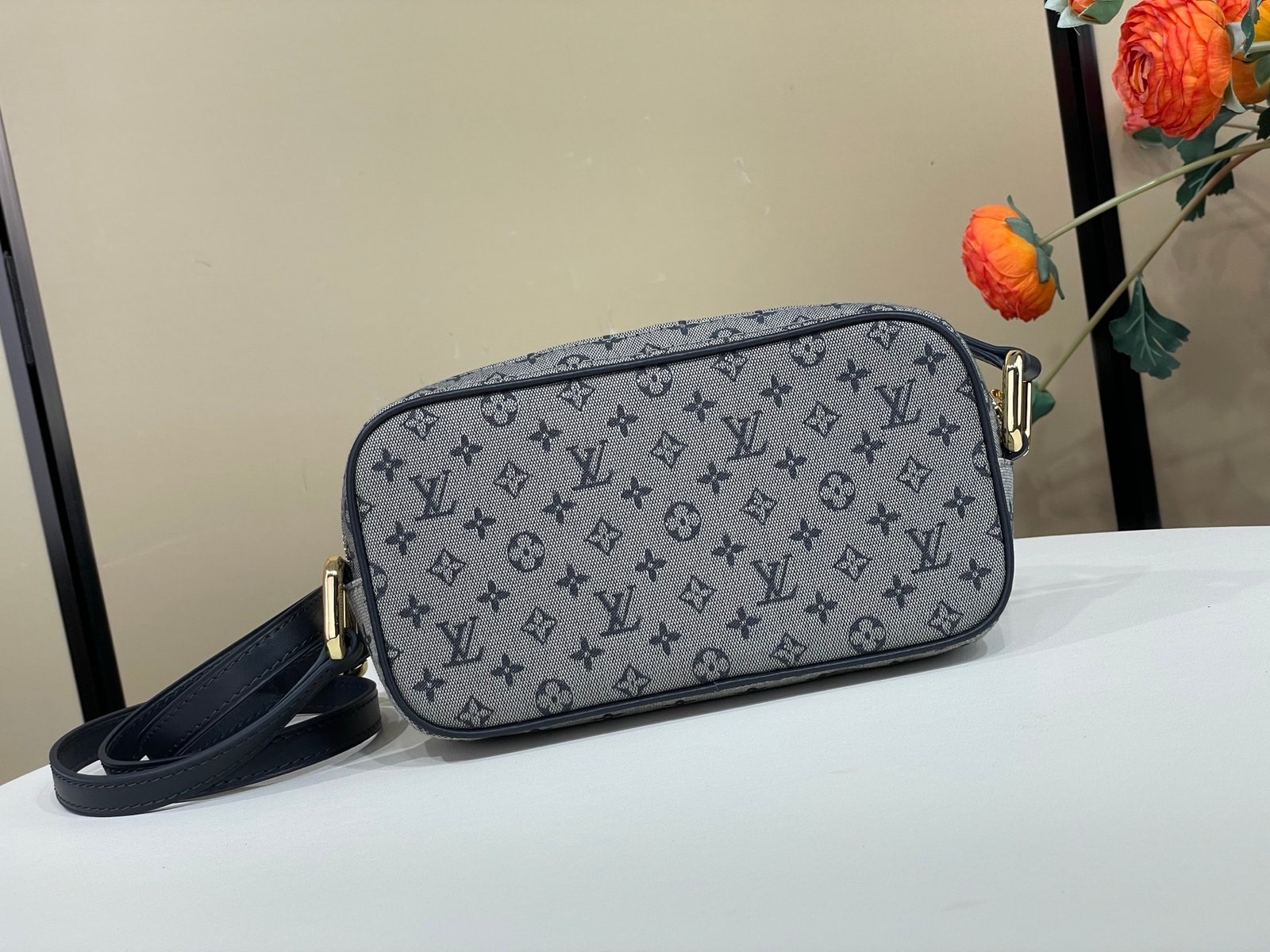 Bolso Mini Lin Juliette Louis Vuitton - Imagen 3