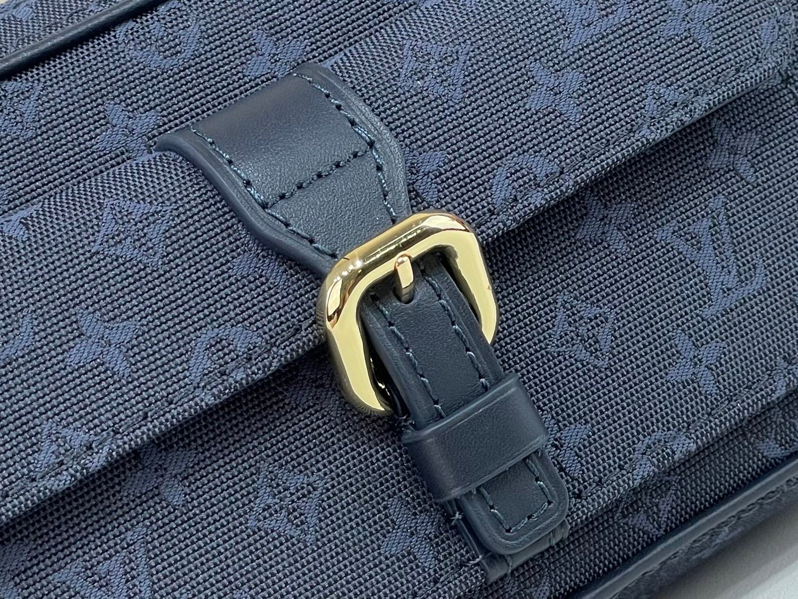 Bolso Mini Lin Juliette Louis Vuitton - Imagen 6
