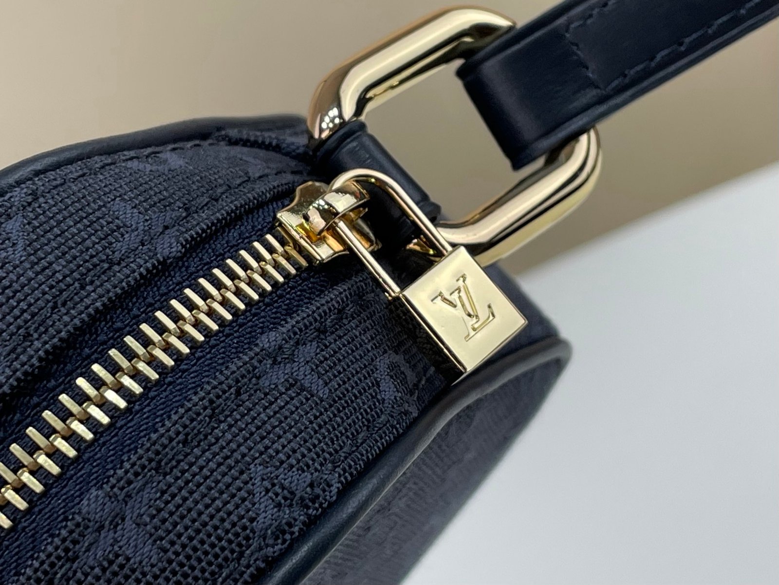 Bolso Mini Lin Juliette Louis Vuitton - Imagen 5