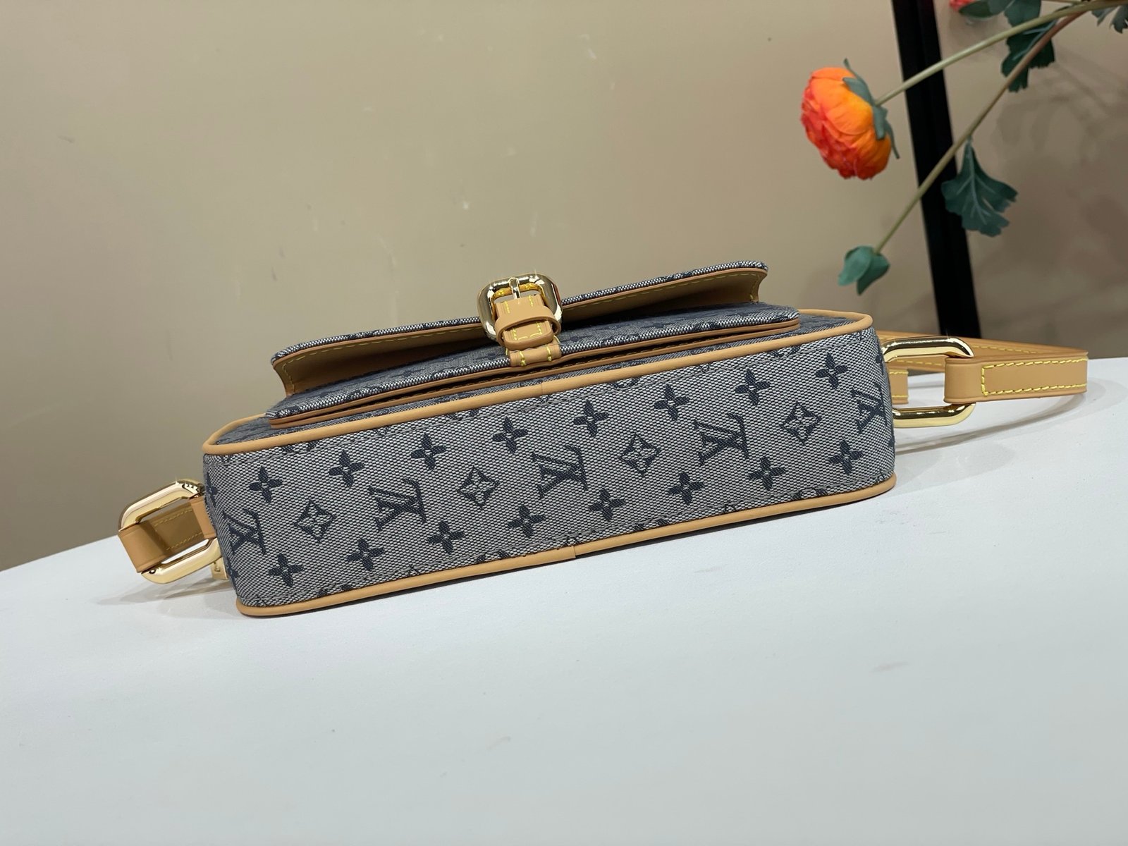 Bolso Mini Lin Juliette Louis Vuitton - Imagen 4