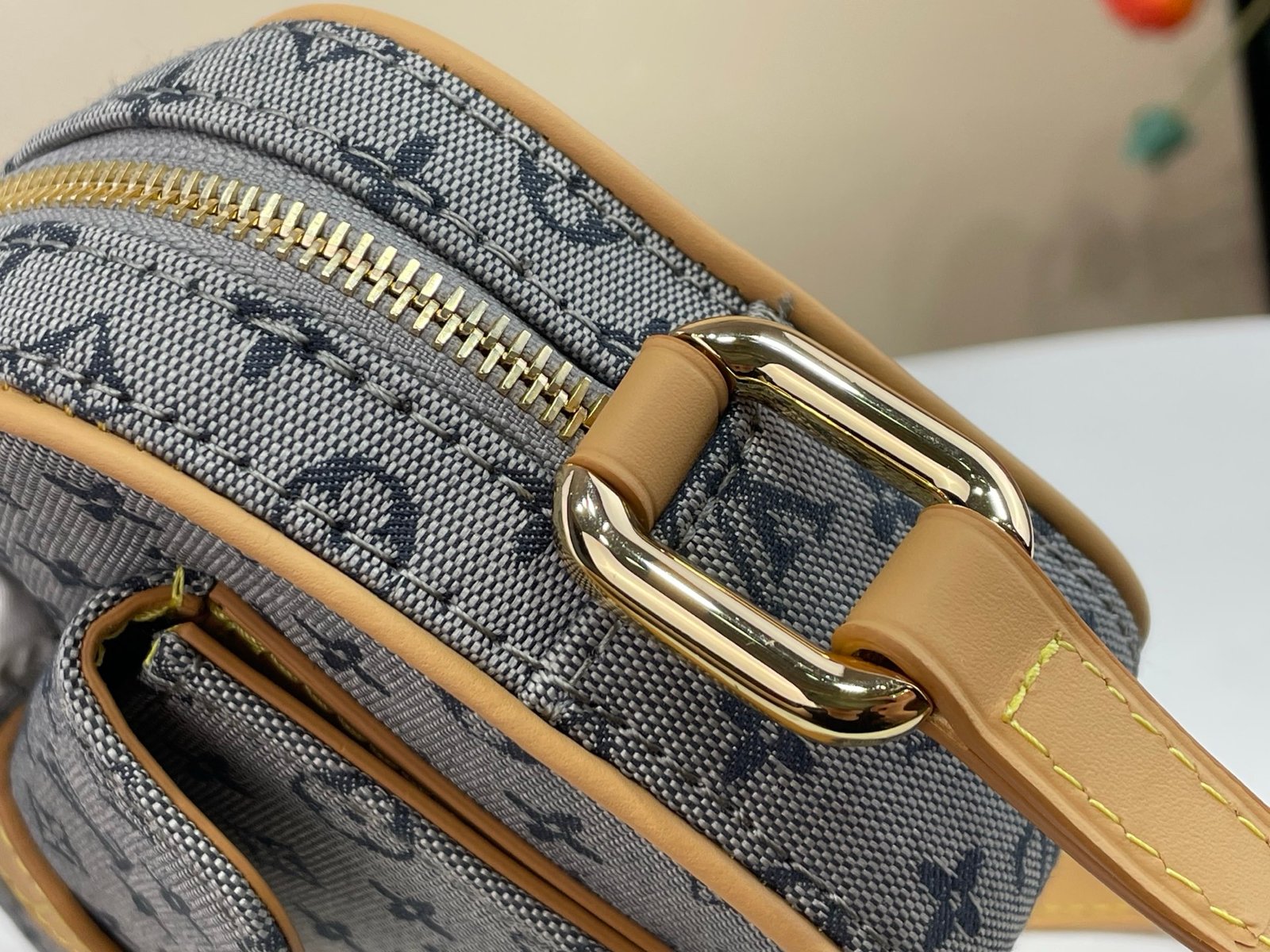 Bolso Mini Lin Juliette Louis Vuitton - Imagen 7