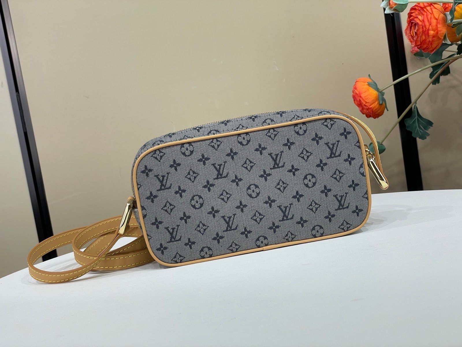 Bolso Mini Lin Juliette Louis Vuitton - Imagen 3