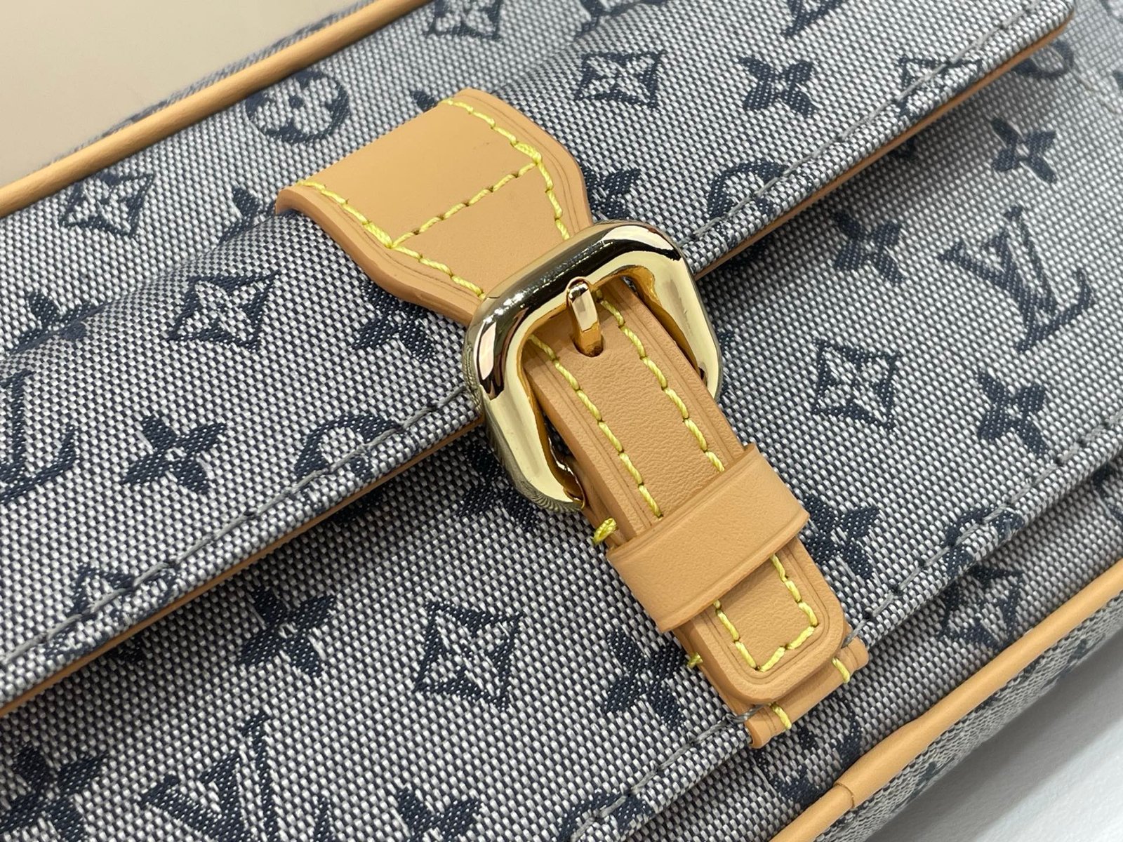 Bolso Mini Lin Juliette Louis Vuitton - Imagen 5