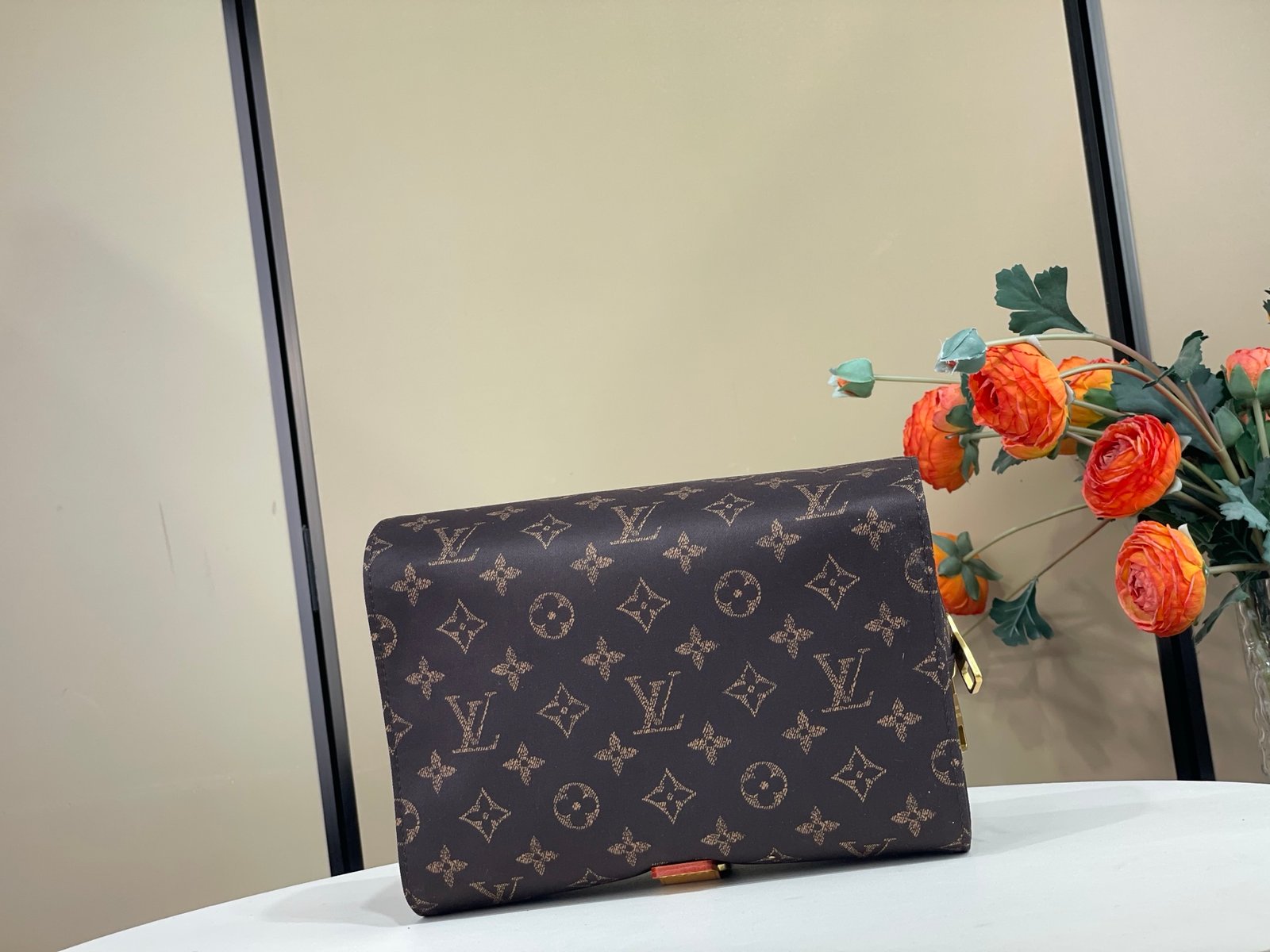 Neceser Toiletry Bag con colgador Louis Vuitton - Imagen 4