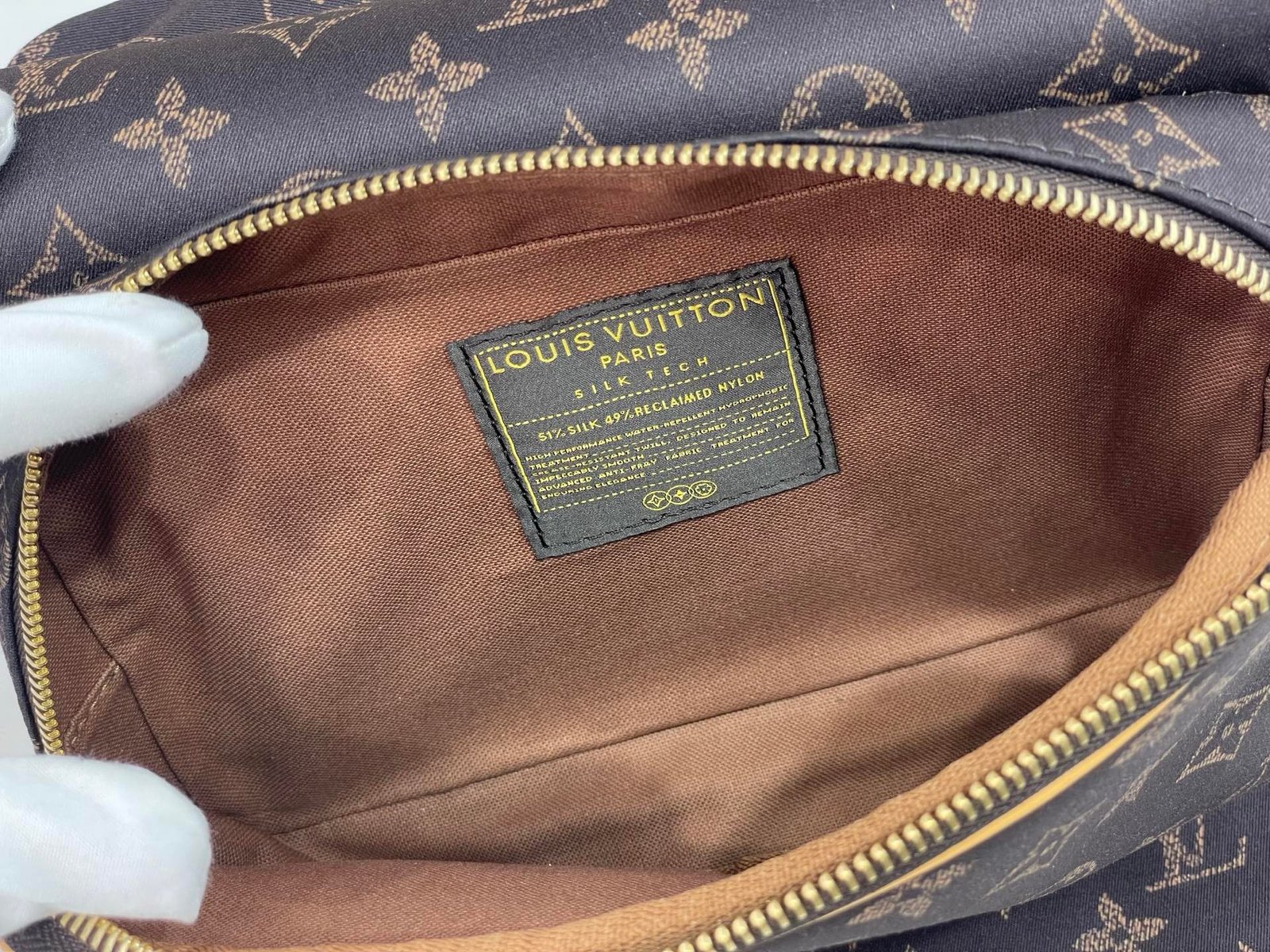 Neceser Toiletry Bag con colgador Louis Vuitton - Imagen 9