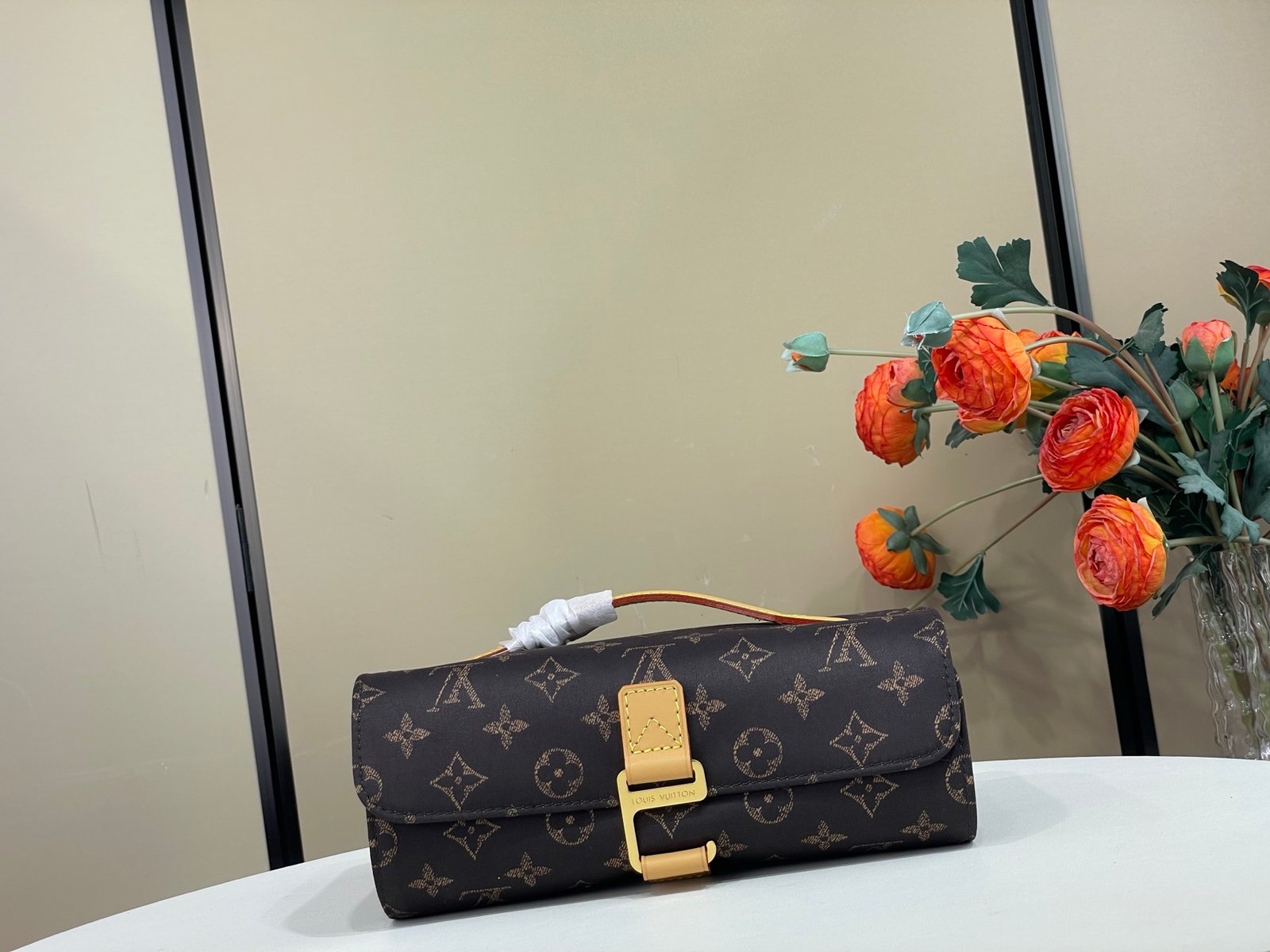 Neceser Toiletry Bag con colgador Louis Vuitton