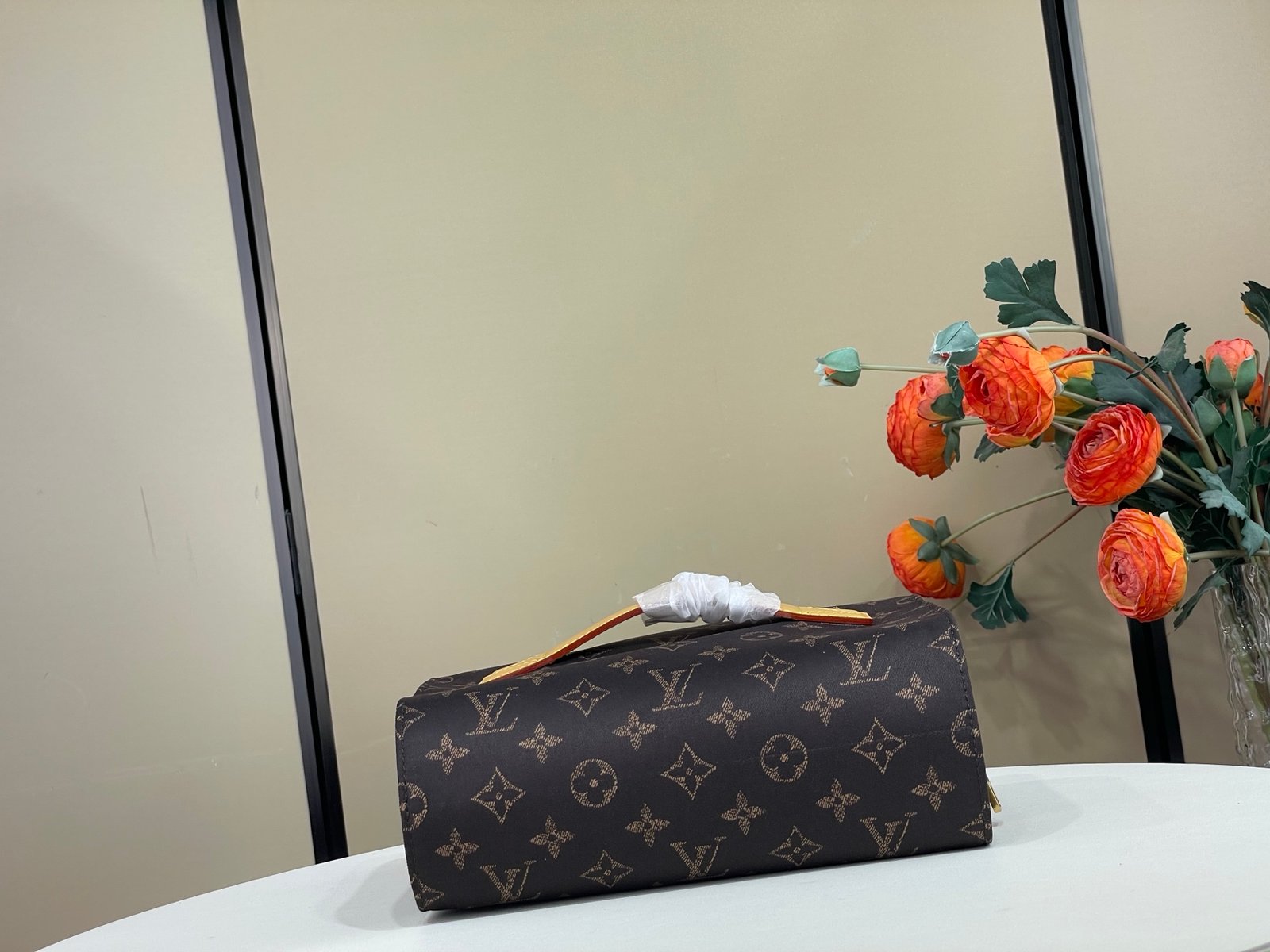 Neceser Toiletry Bag con colgador Louis Vuitton - Imagen 3