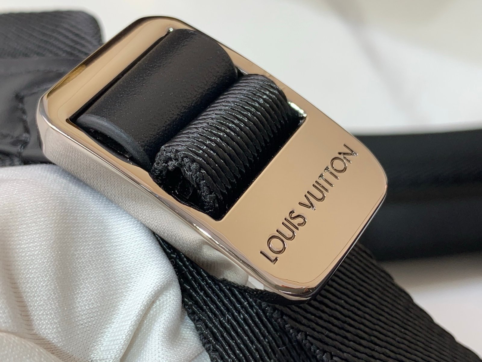 Mochila Discovery MM Louis Vuitton - Imagen 7