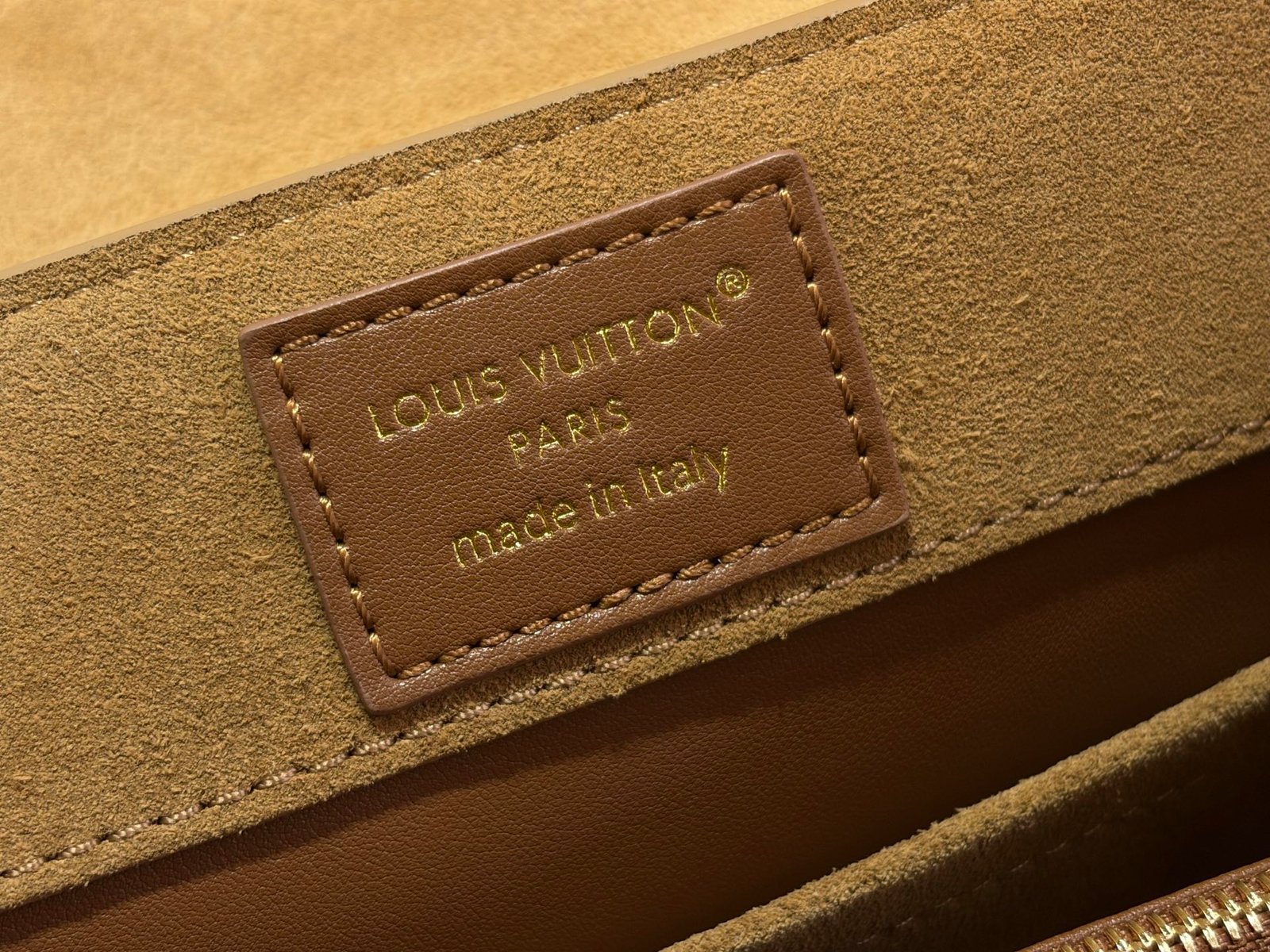 Bolso Capucines BB Louis Vuitton - Imagen 11