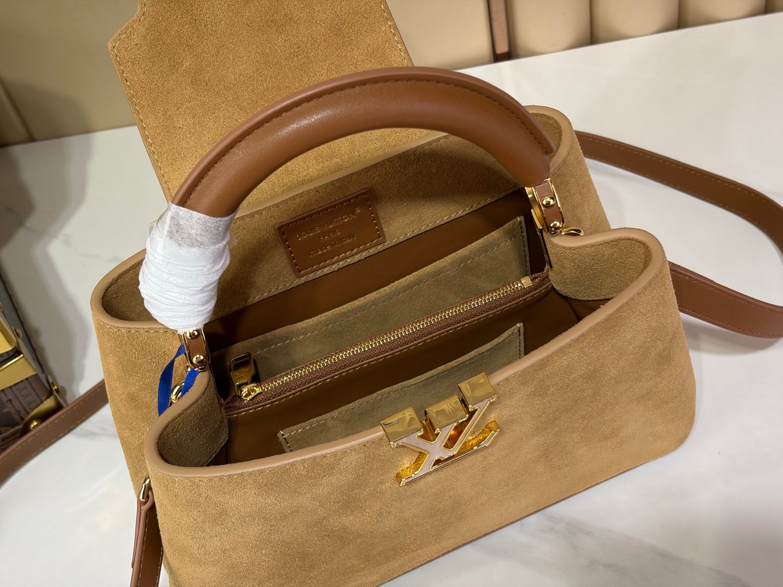 Bolso Capucines BB Louis Vuitton - Imagen 10