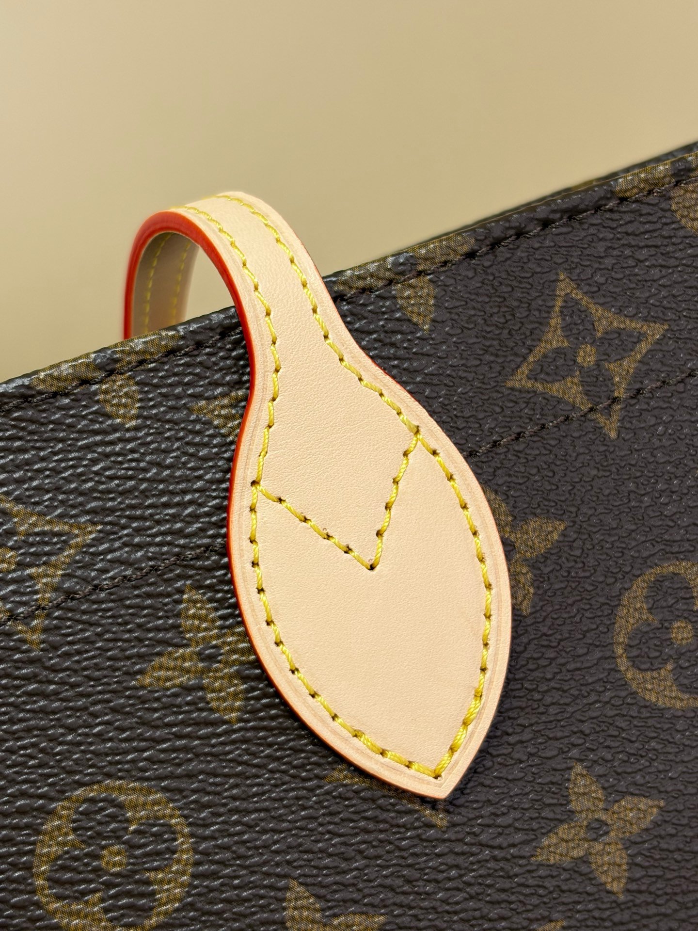 Bolso Carry It Louis Vuitton - Imagen 5