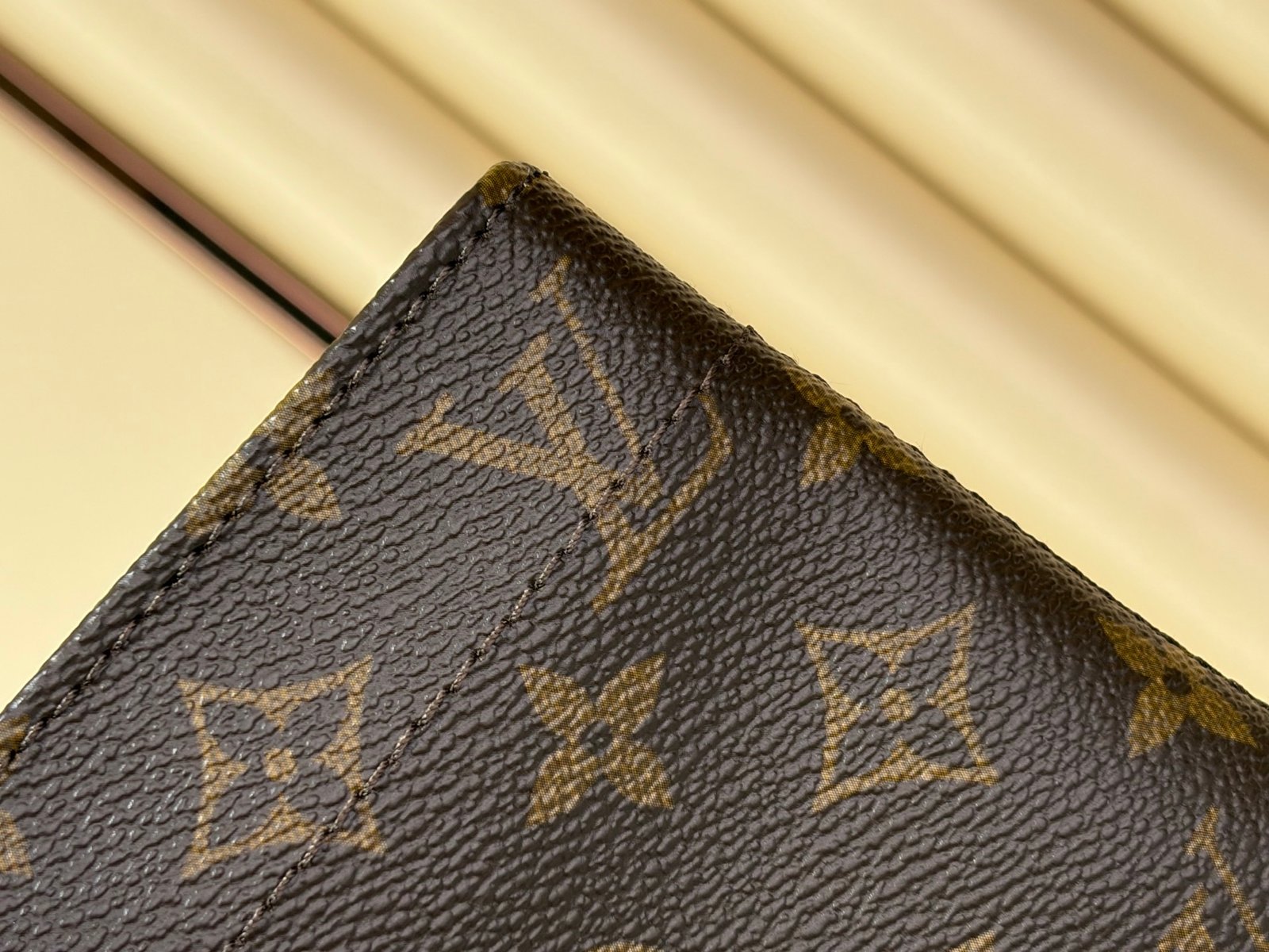 Bolso Carry It Louis Vuitton - Imagen 7