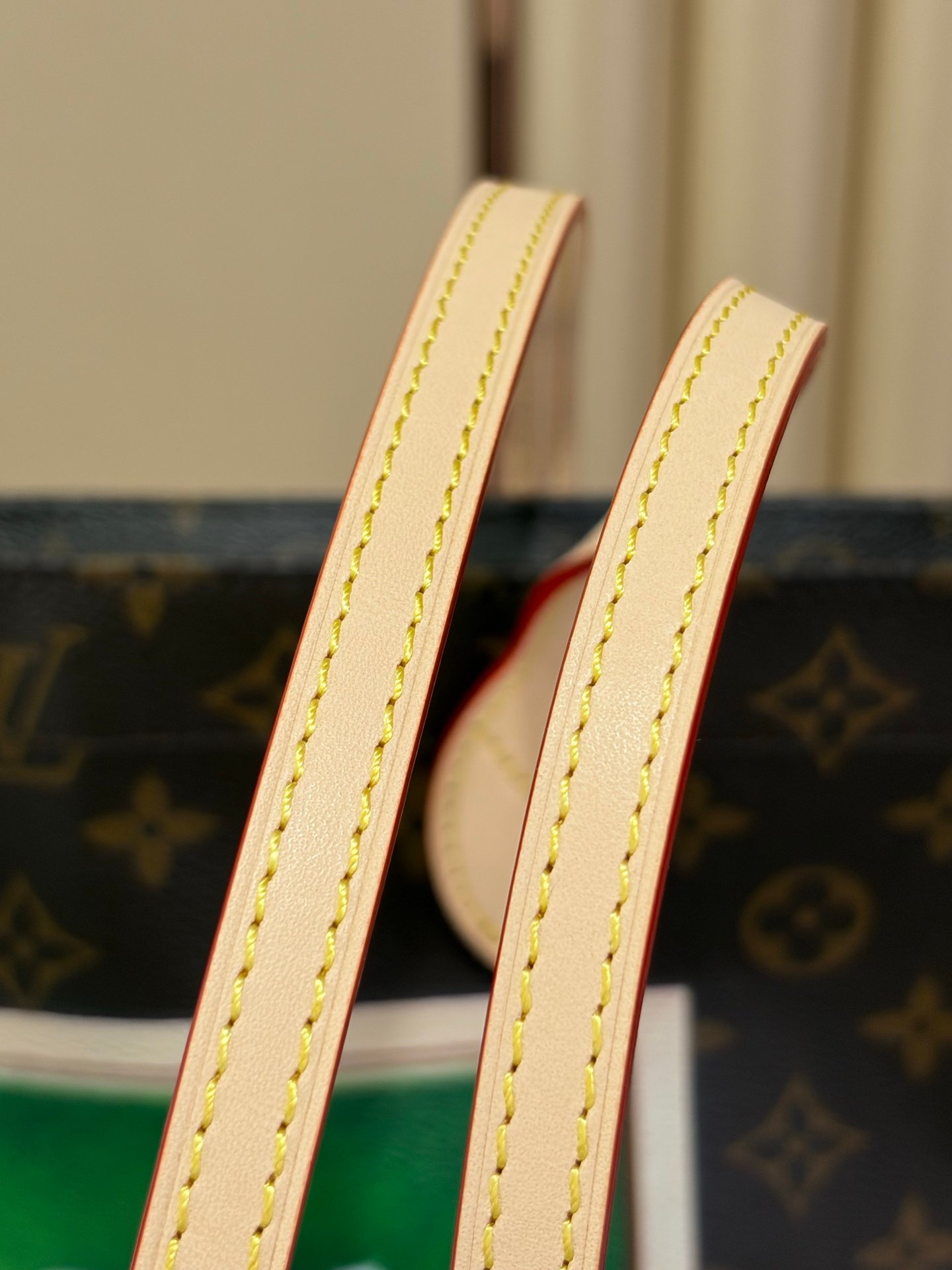 Bolso Carry It Louis Vuitton - Imagen 6