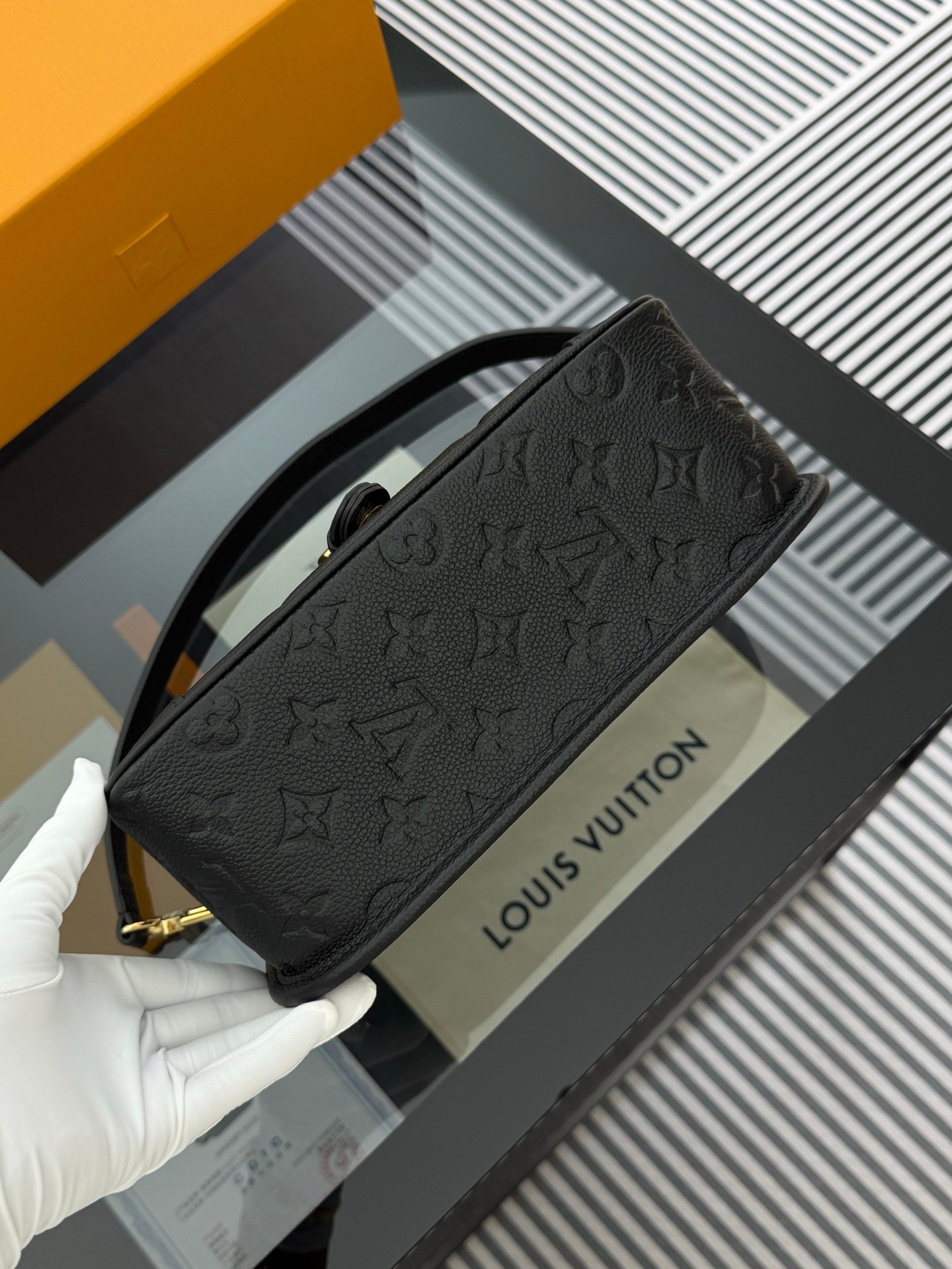 Bolso Diane Louis Vuitton - Imagen 5