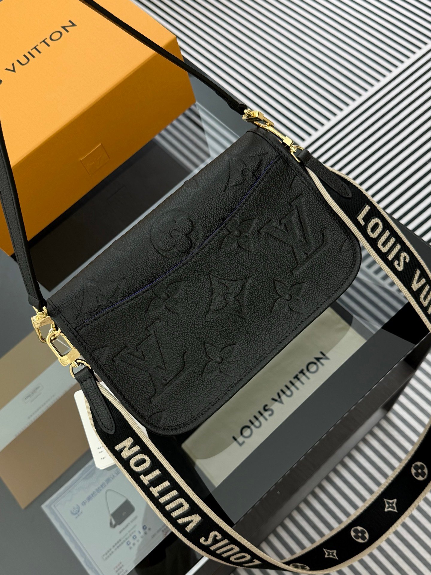 Bolso Diane Louis Vuitton - Imagen 4