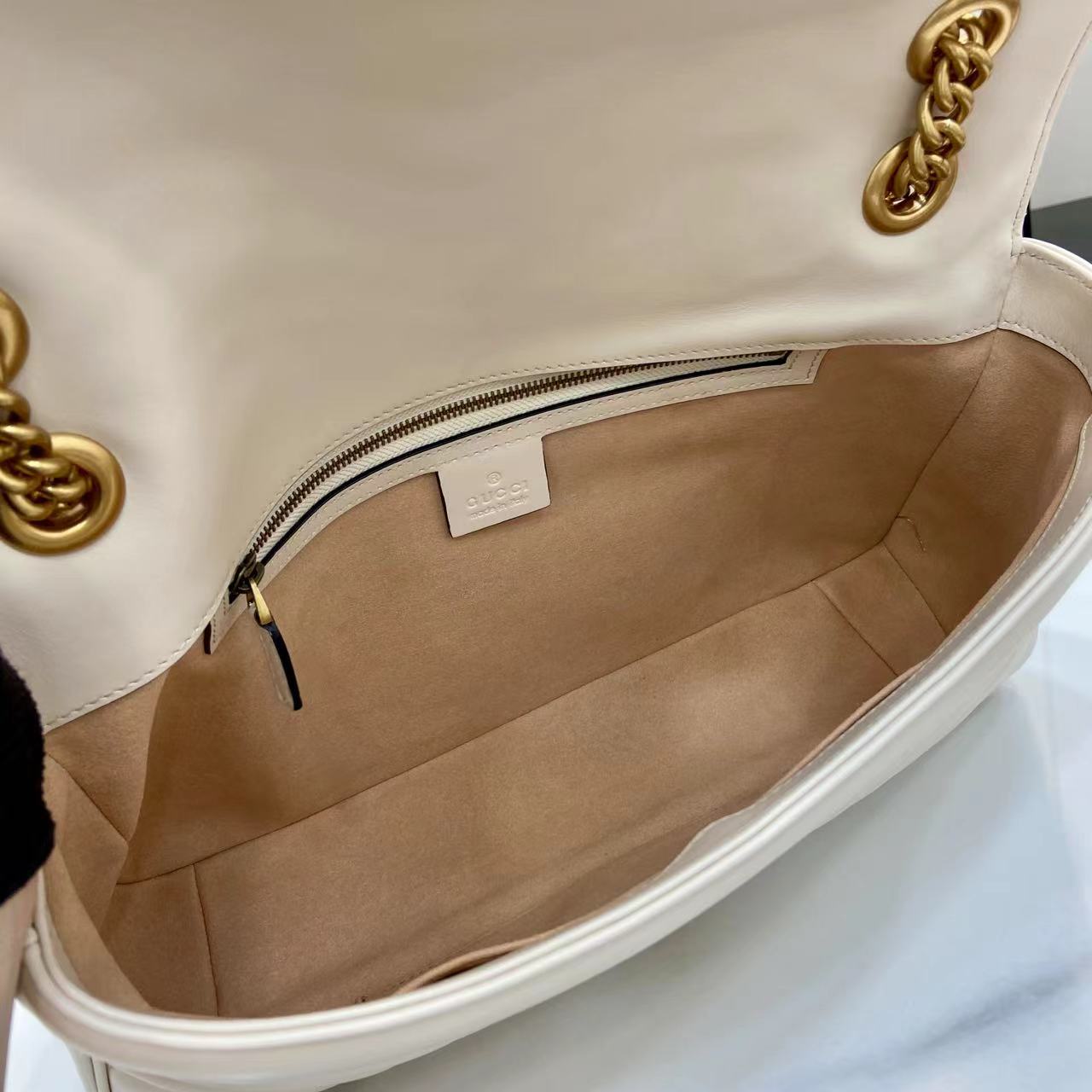 Bolso de hombro GG Marmont tamaño grande Gucci - Imagen 11