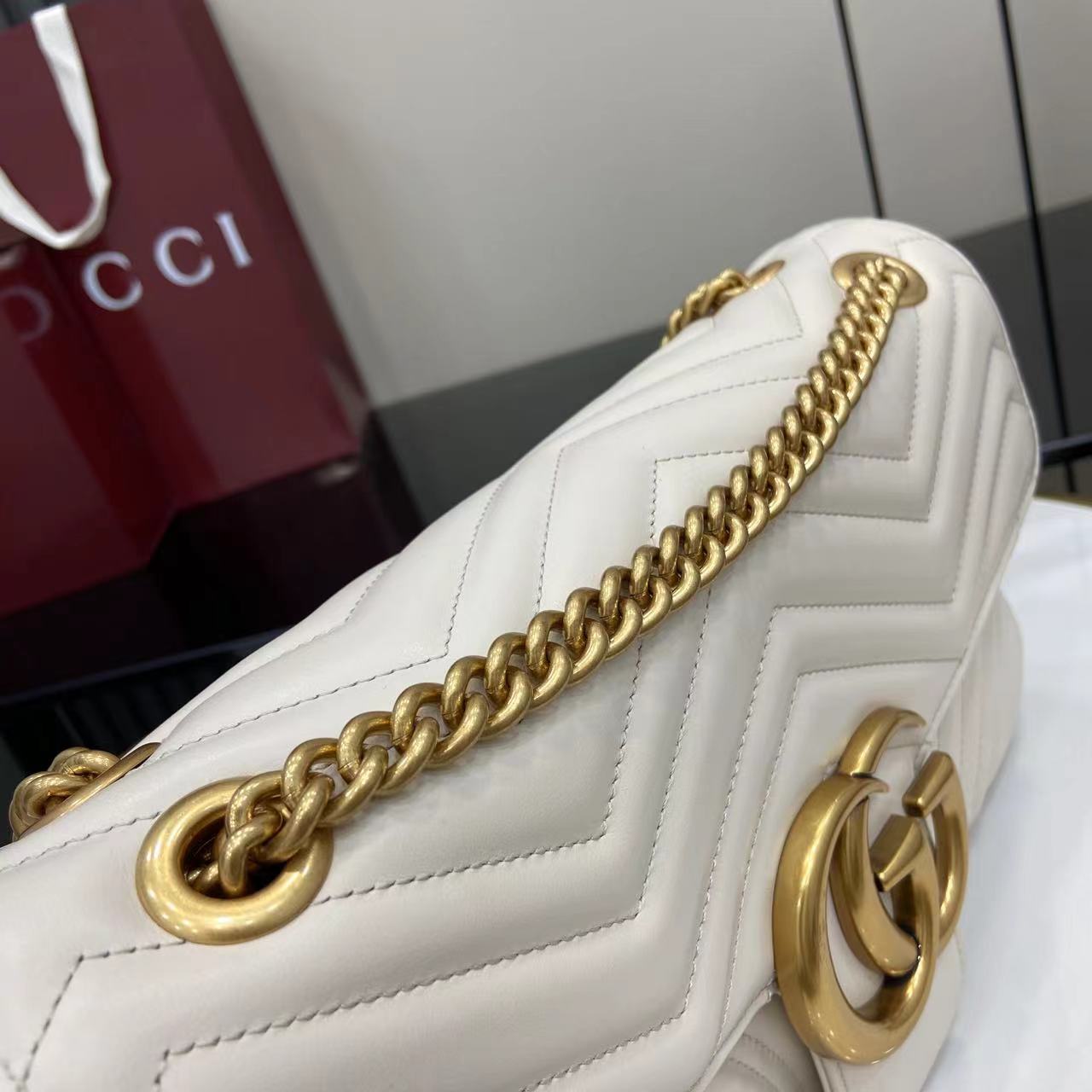 Bolso de hombro GG Marmont tamaño grande Gucci - Imagen 6