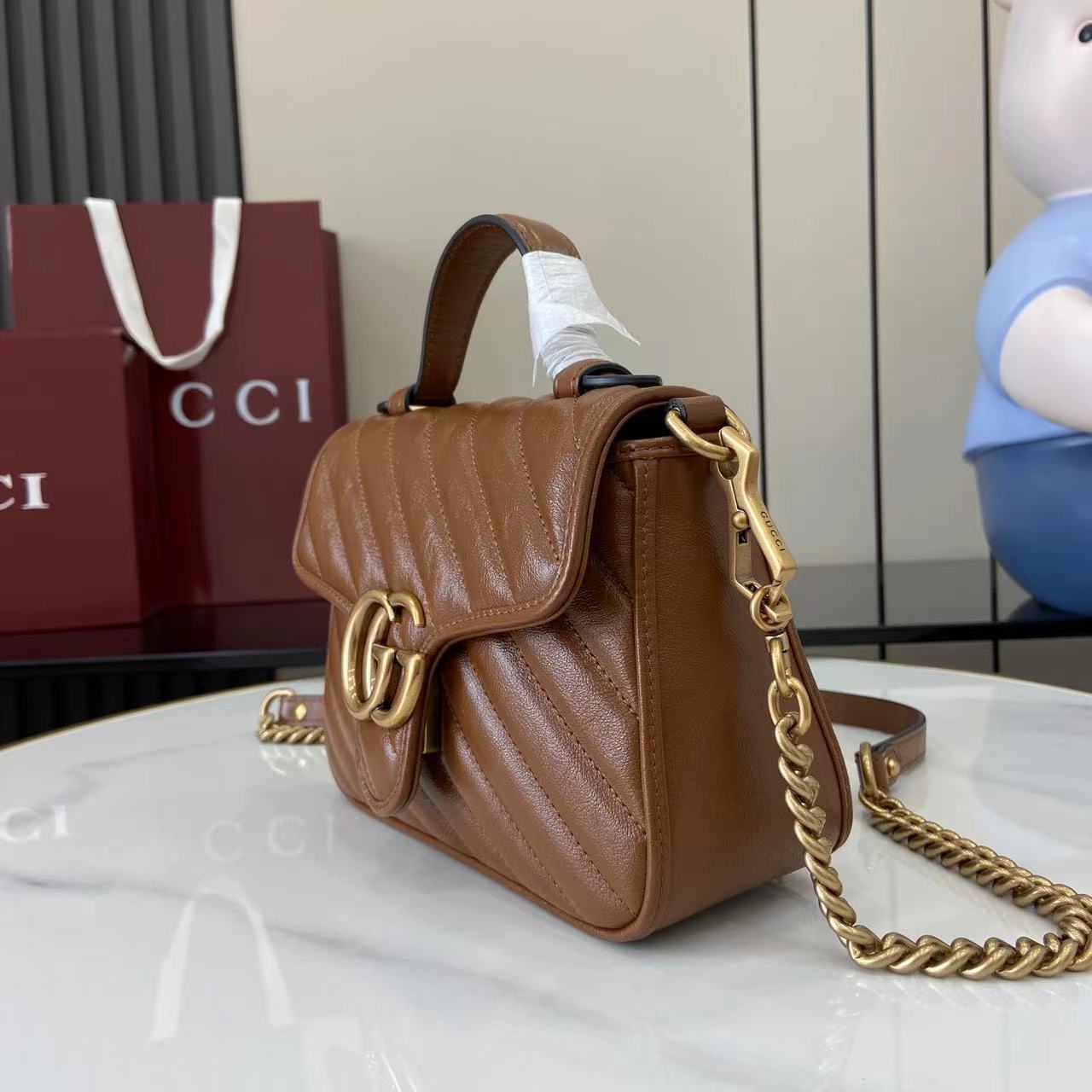 Bolso mano GG Marmont con asa tamaño mediano Gucci - Imagen 5