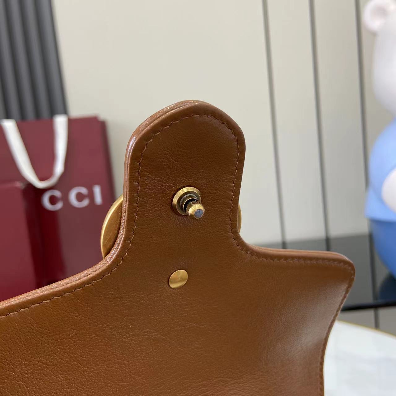 Bolso mano GG Marmont con asa tamaño mediano Gucci - Imagen 9