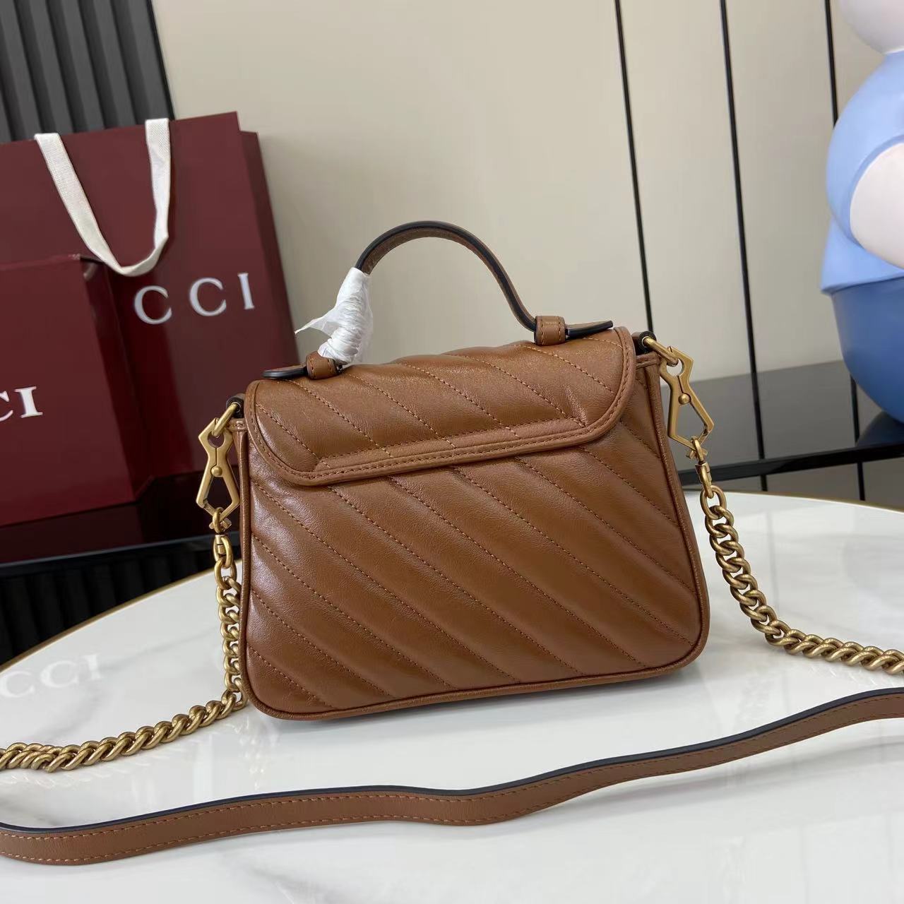 Bolso mano GG Marmont con asa tamaño mediano Gucci - Imagen 3