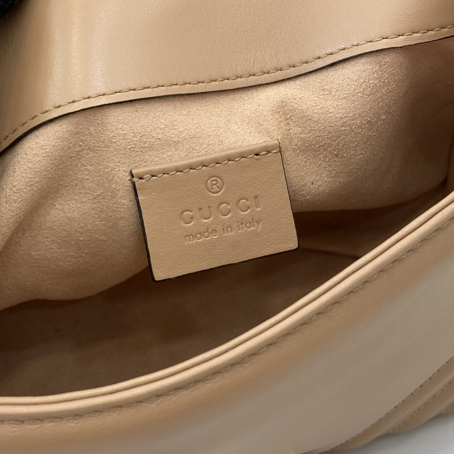 Bolso mano GG Marmont con asa tamaño mediano Gucci - Imagen 12