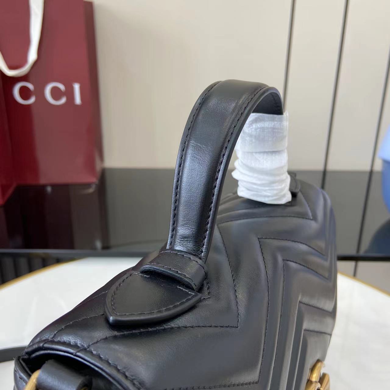 Bolso mano GG Marmont con asa tamaño mediano Gucci - Imagen 6