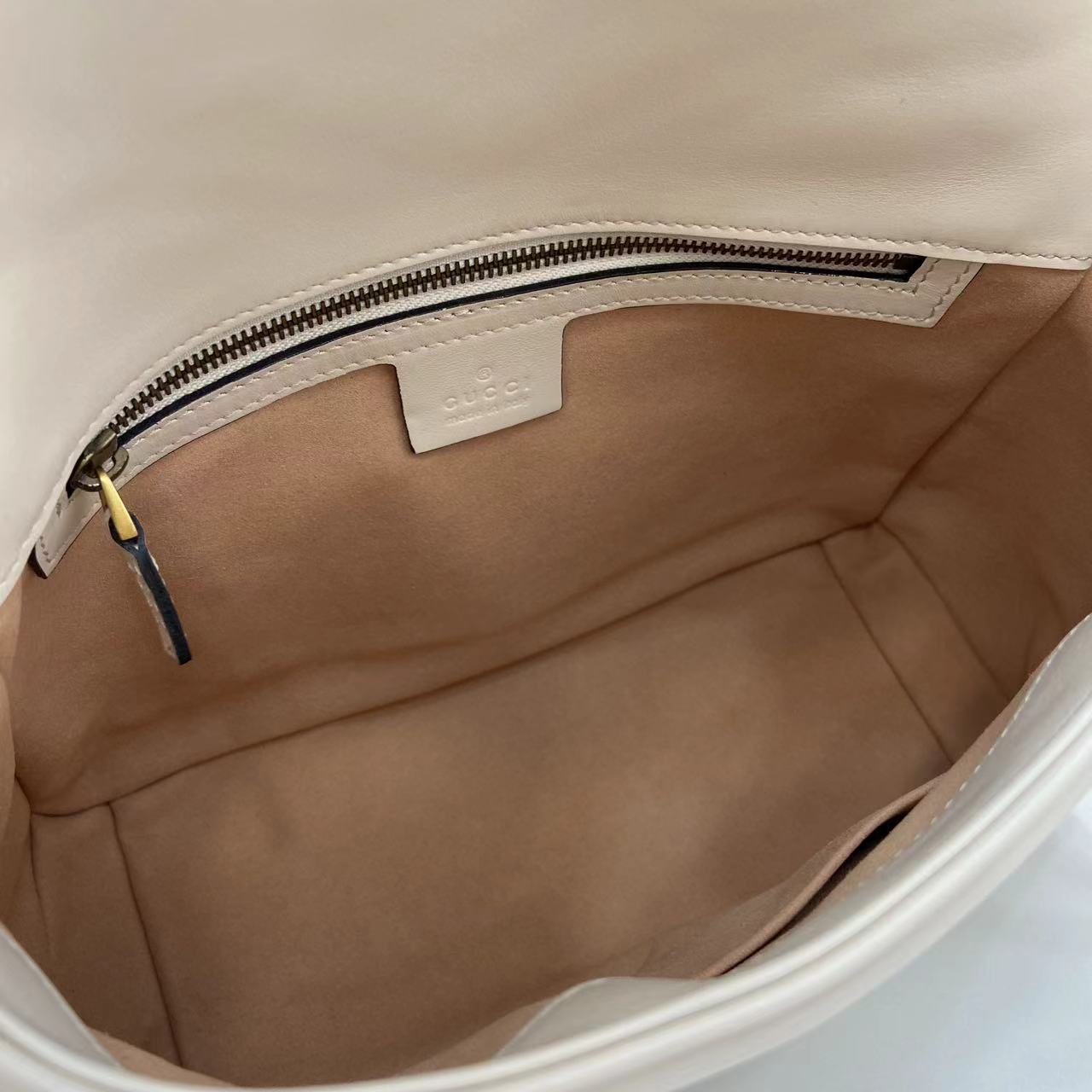 Bolso mano GG Marmont con asa tamaño mediano Gucci - Imagen 11