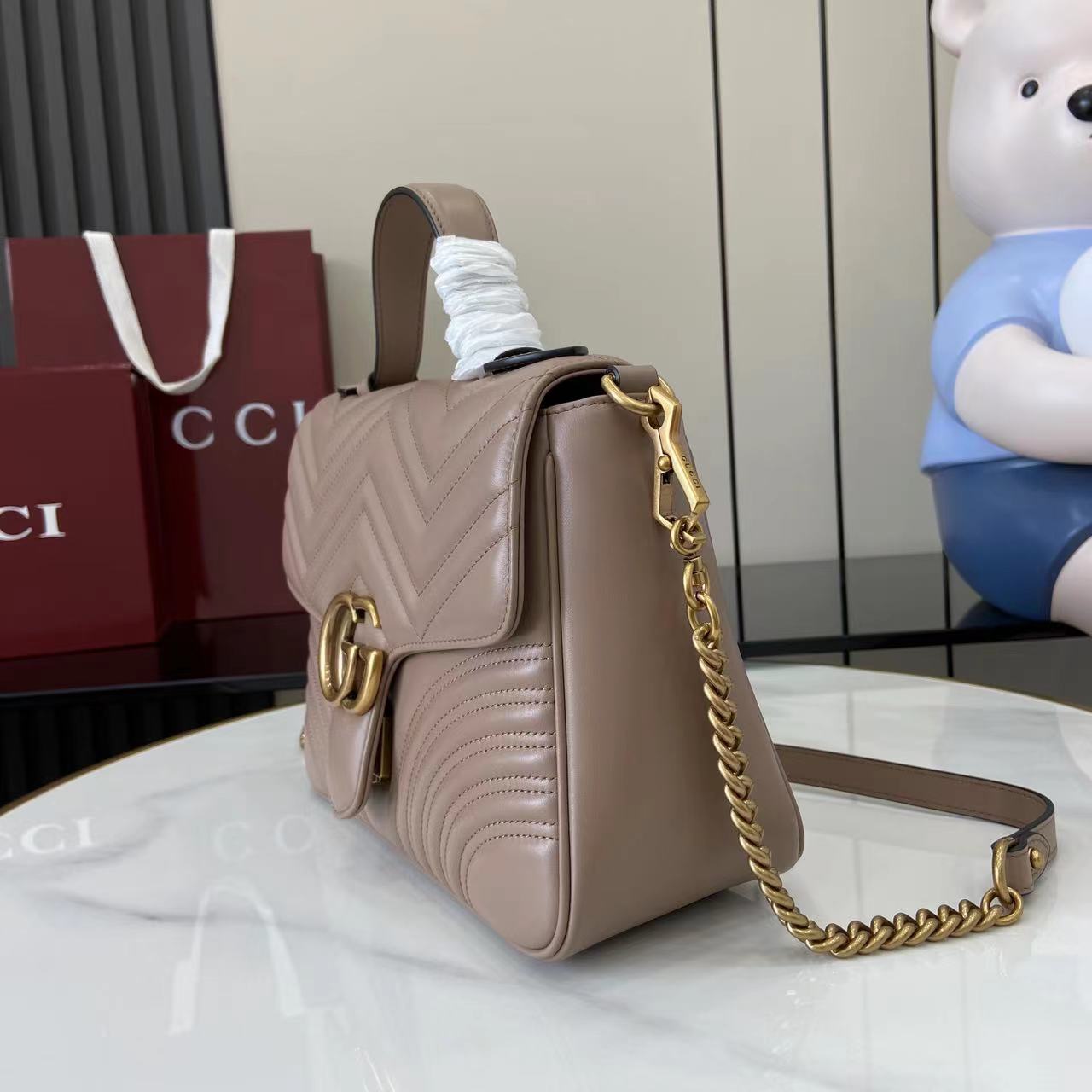 Bolso mano GG Marmont con asa tamaño mediano Gucci - Imagen 5