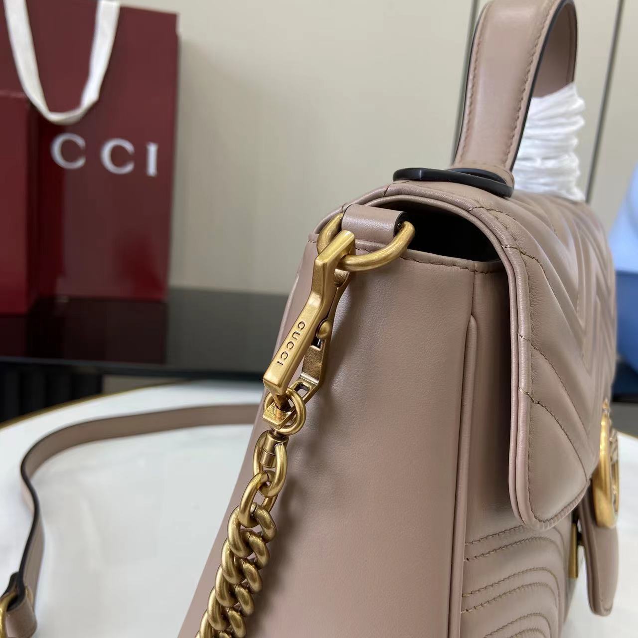 Bolso mano GG Marmont con asa tamaño mediano Gucci - Imagen 7