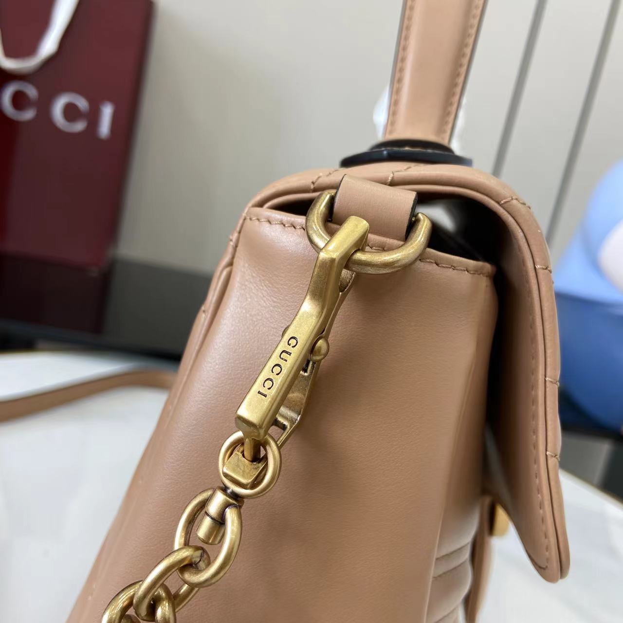 Bolso mano GG Marmont con asa tamaño mediano Gucci - Imagen 8