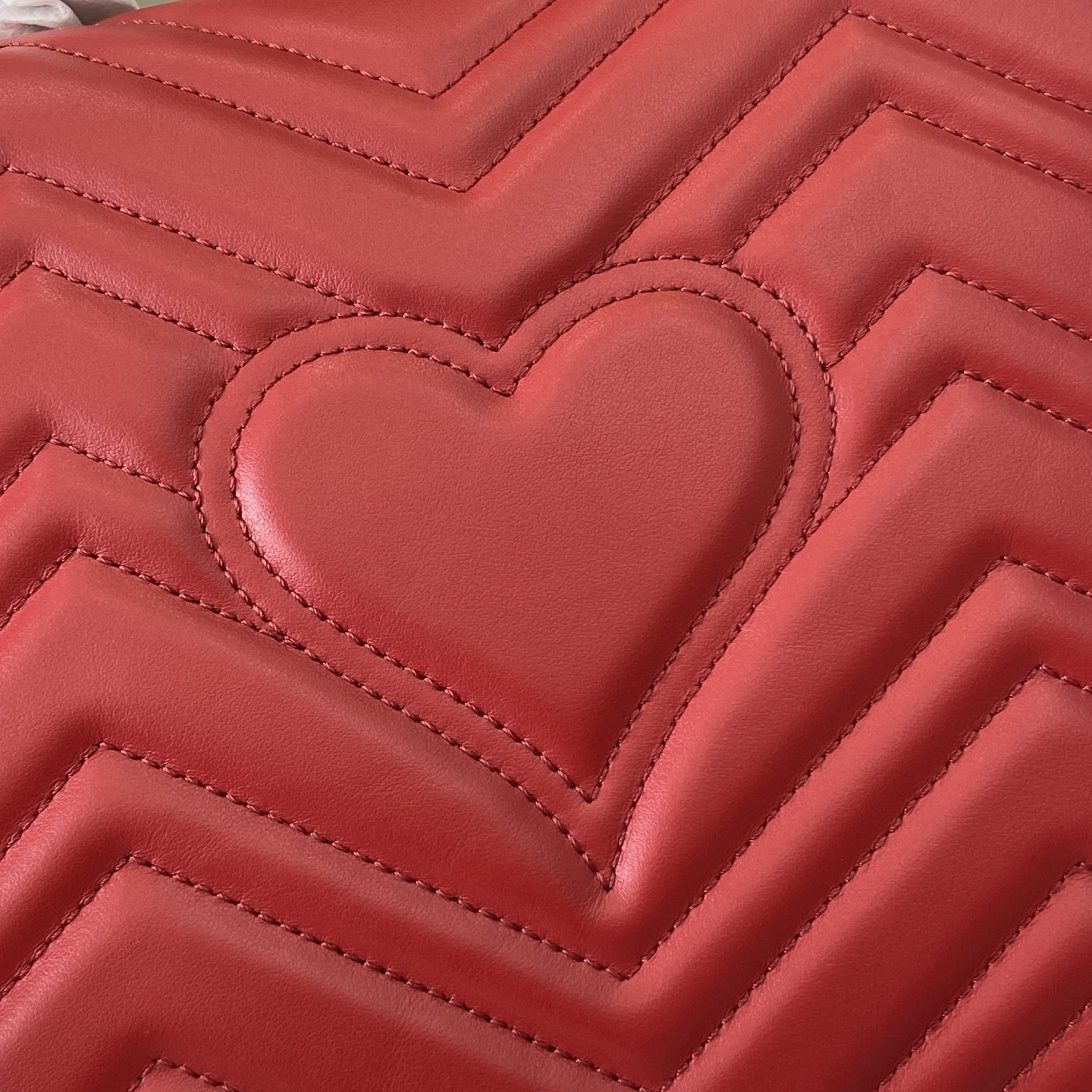 Bolso mano GG Marmont con asa tamaño mediano Gucci - Imagen 8