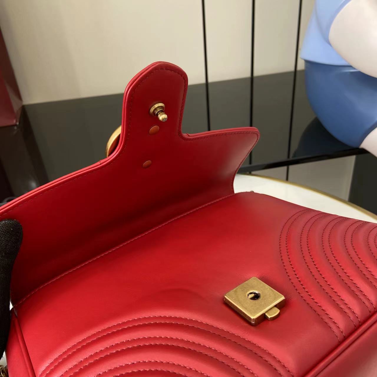 Bolso mano GG Marmont con asa tamaño mediano Gucci - Imagen 9