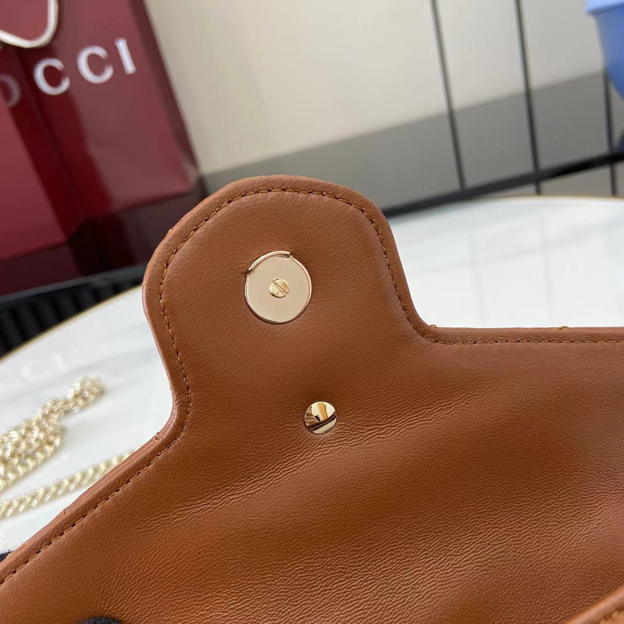 Cartera GG Marmont con cadena Gucci - Imagen 10