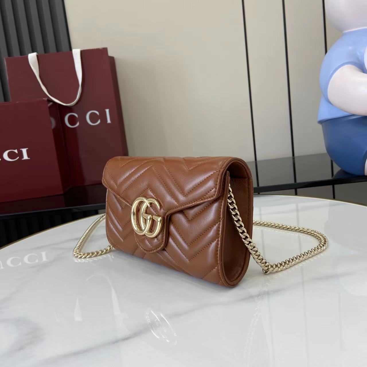 Cartera GG Marmont con cadena Gucci - Imagen 6