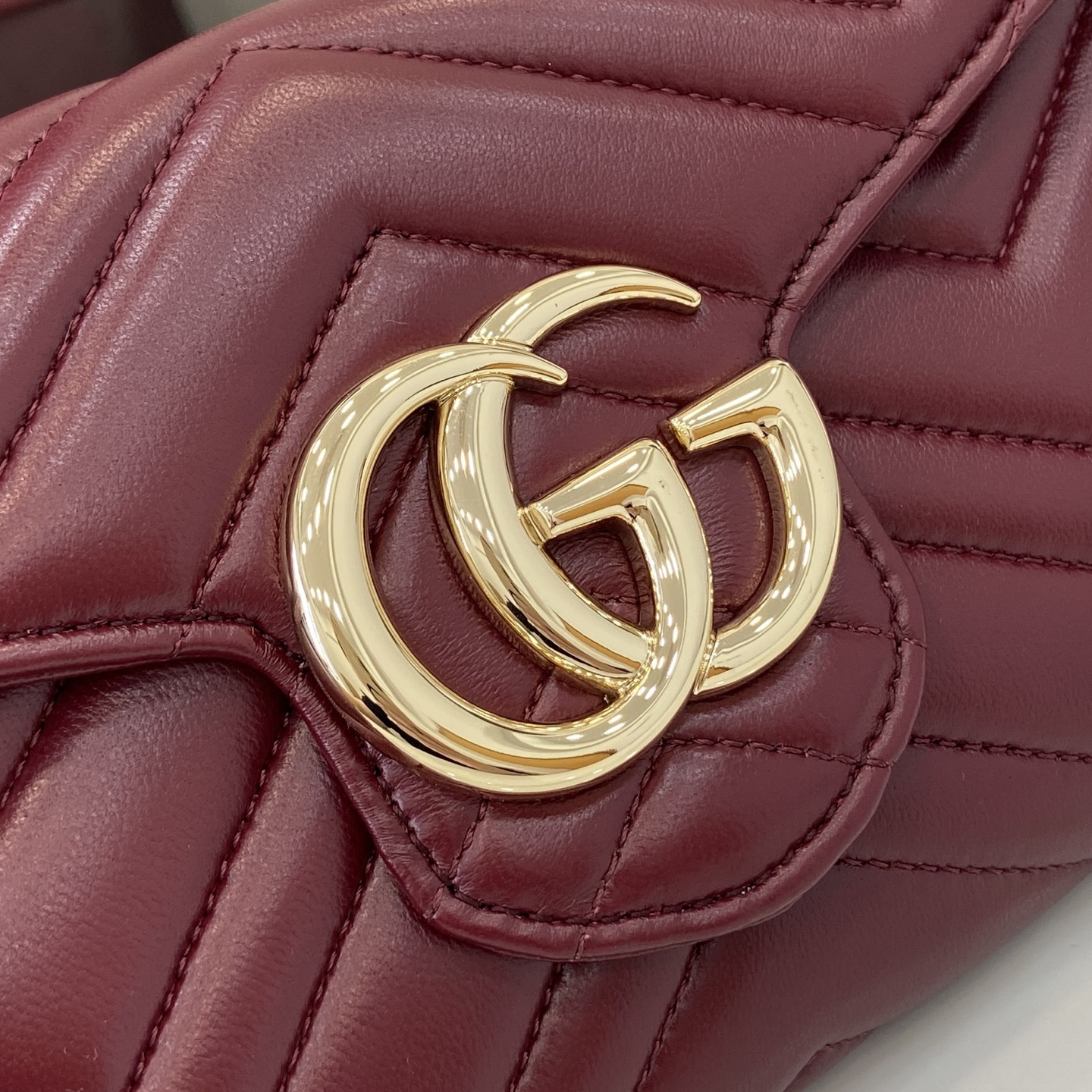 Cartera GG Marmont con cadena Gucci - Imagen 5