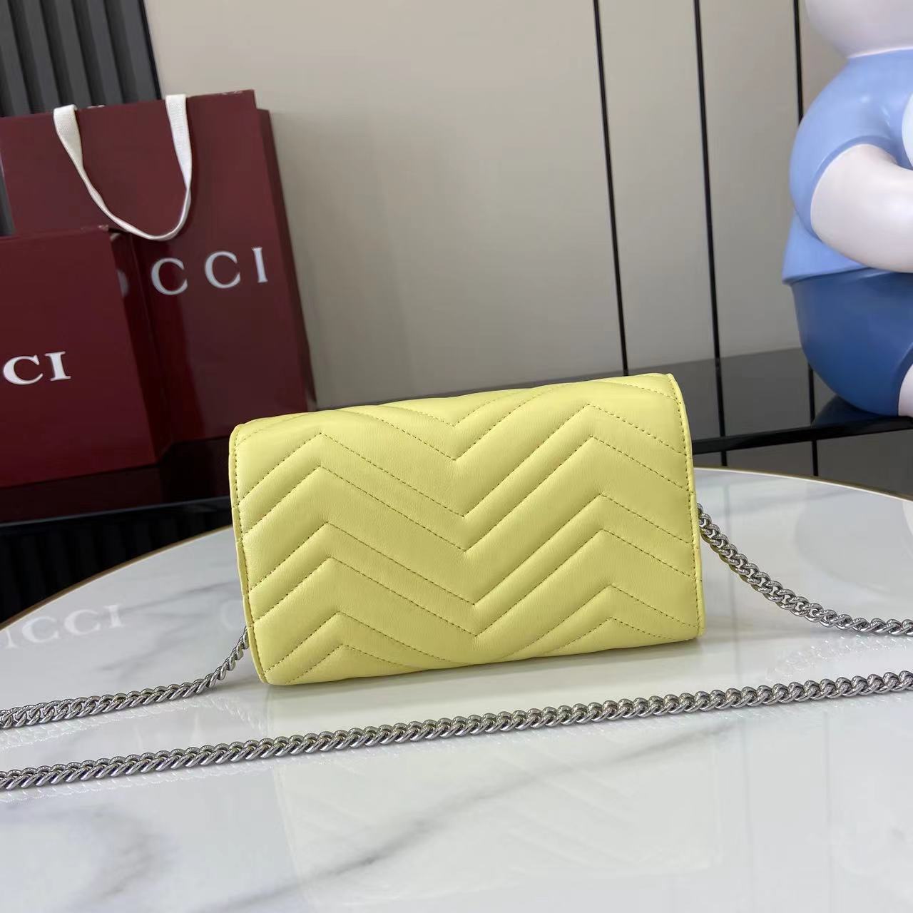 Cartera GG Marmont con cadena Gucci - Imagen 3