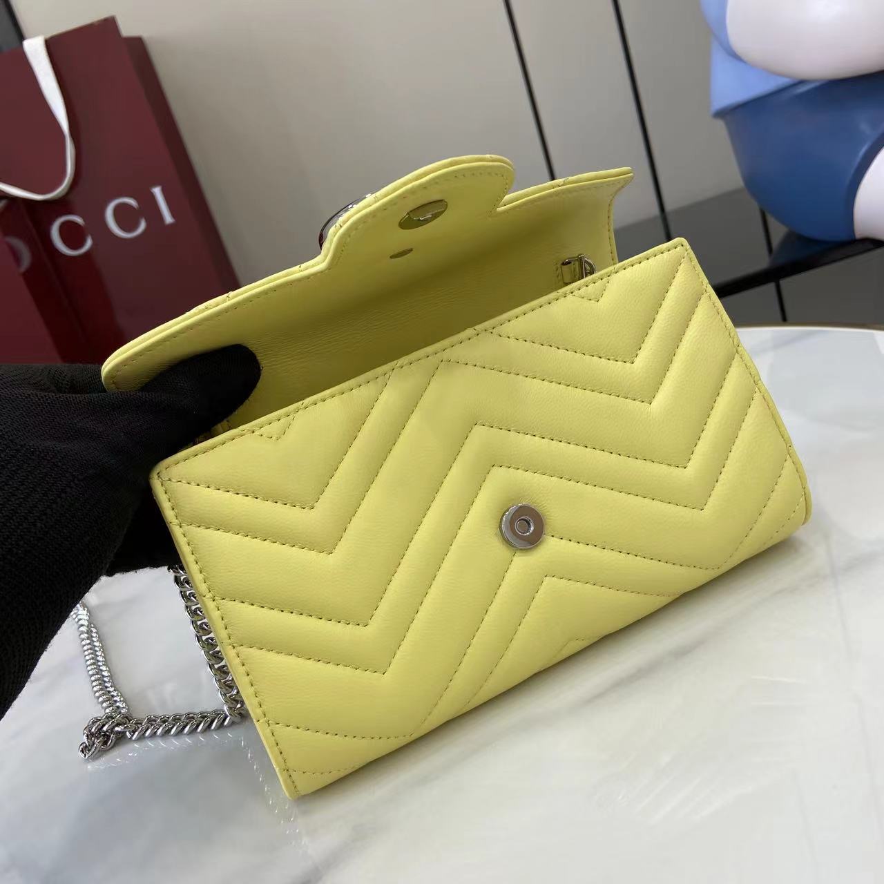 Cartera GG Marmont con cadena Gucci - Imagen 6