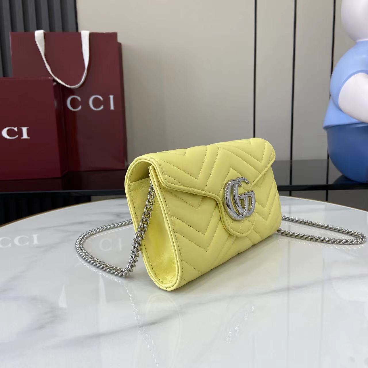 Cartera GG Marmont con cadena Gucci - Imagen 2