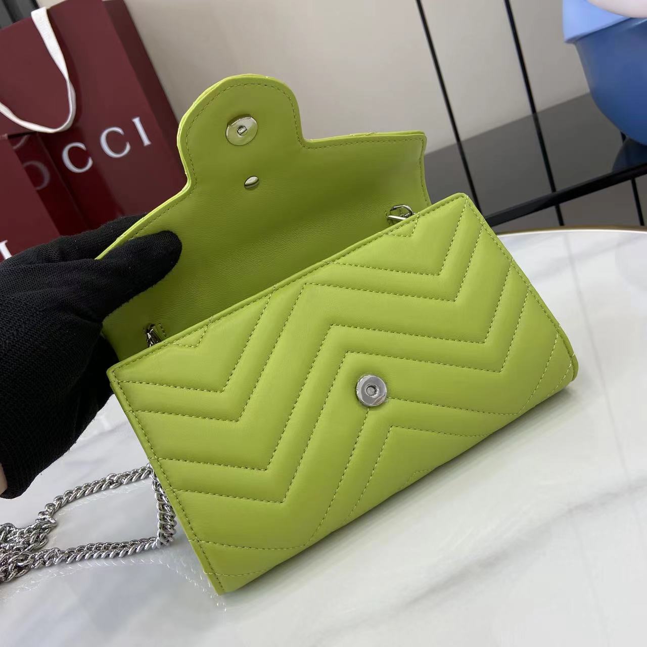 Cartera GG Marmont con cadena Gucci - Imagen 7