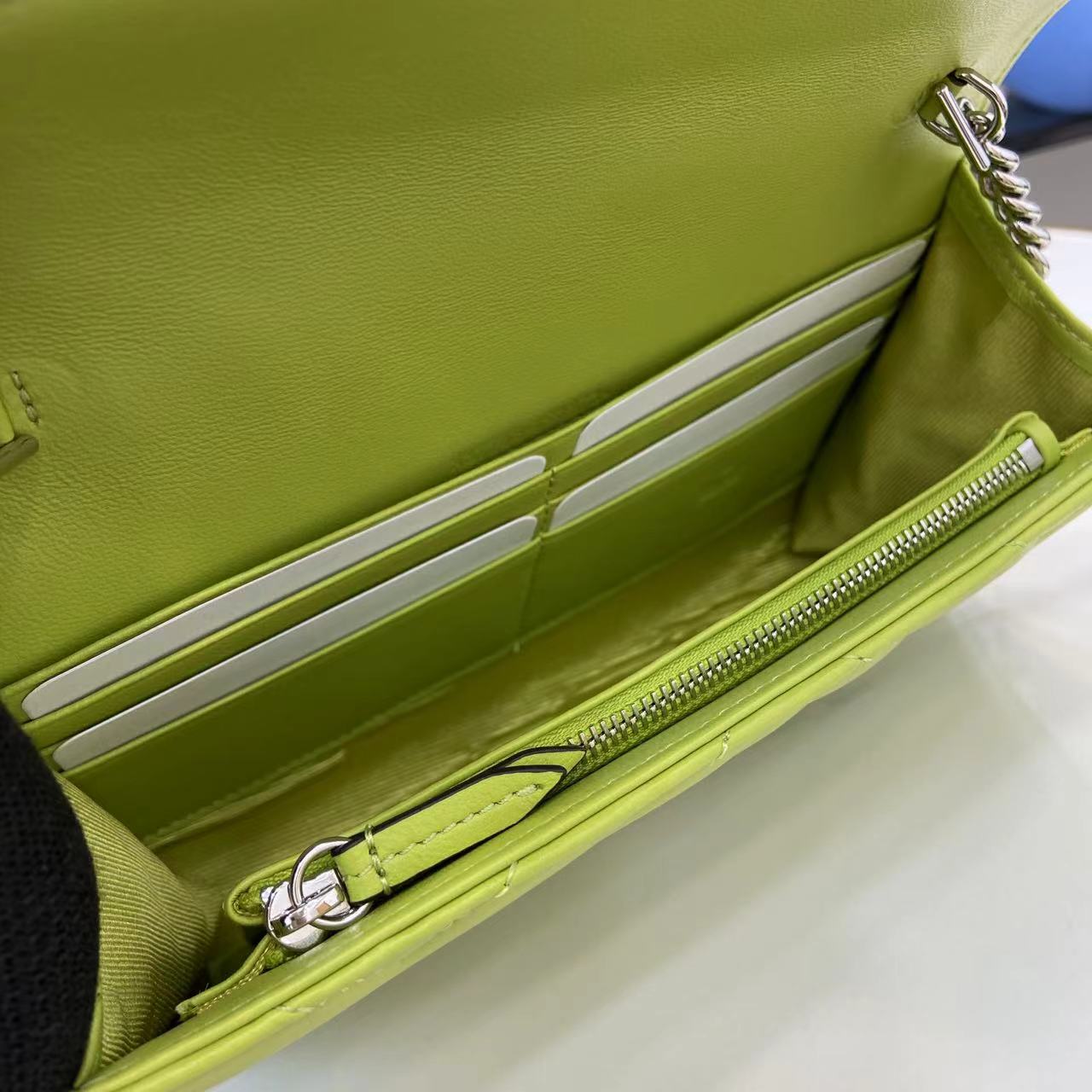 Cartera GG Marmont con cadena Gucci - Imagen 9