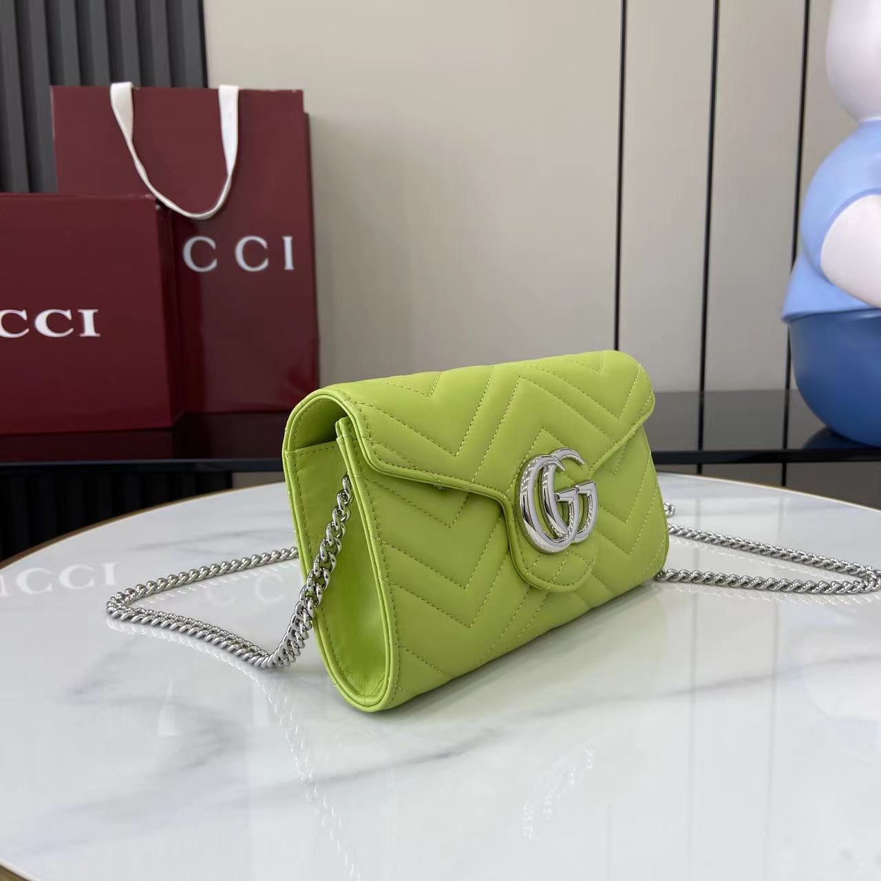 Cartera GG Marmont con cadena Gucci - Imagen 2
