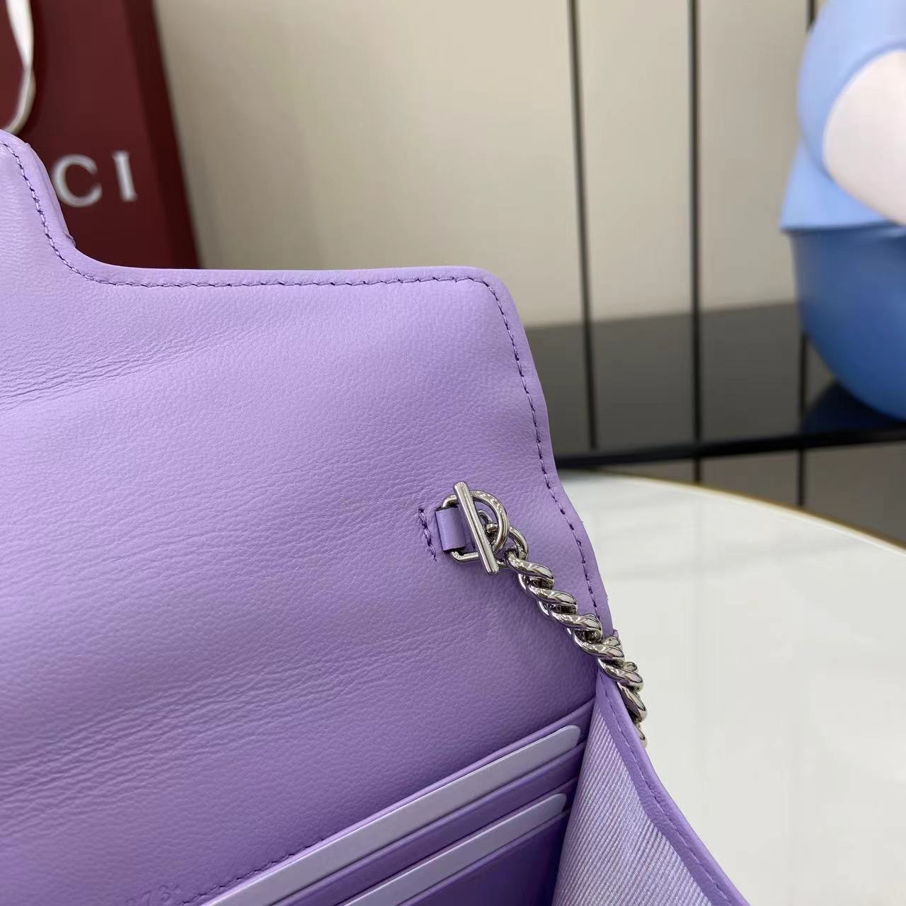 Cartera GG Marmont con cadena Gucci - Imagen 10