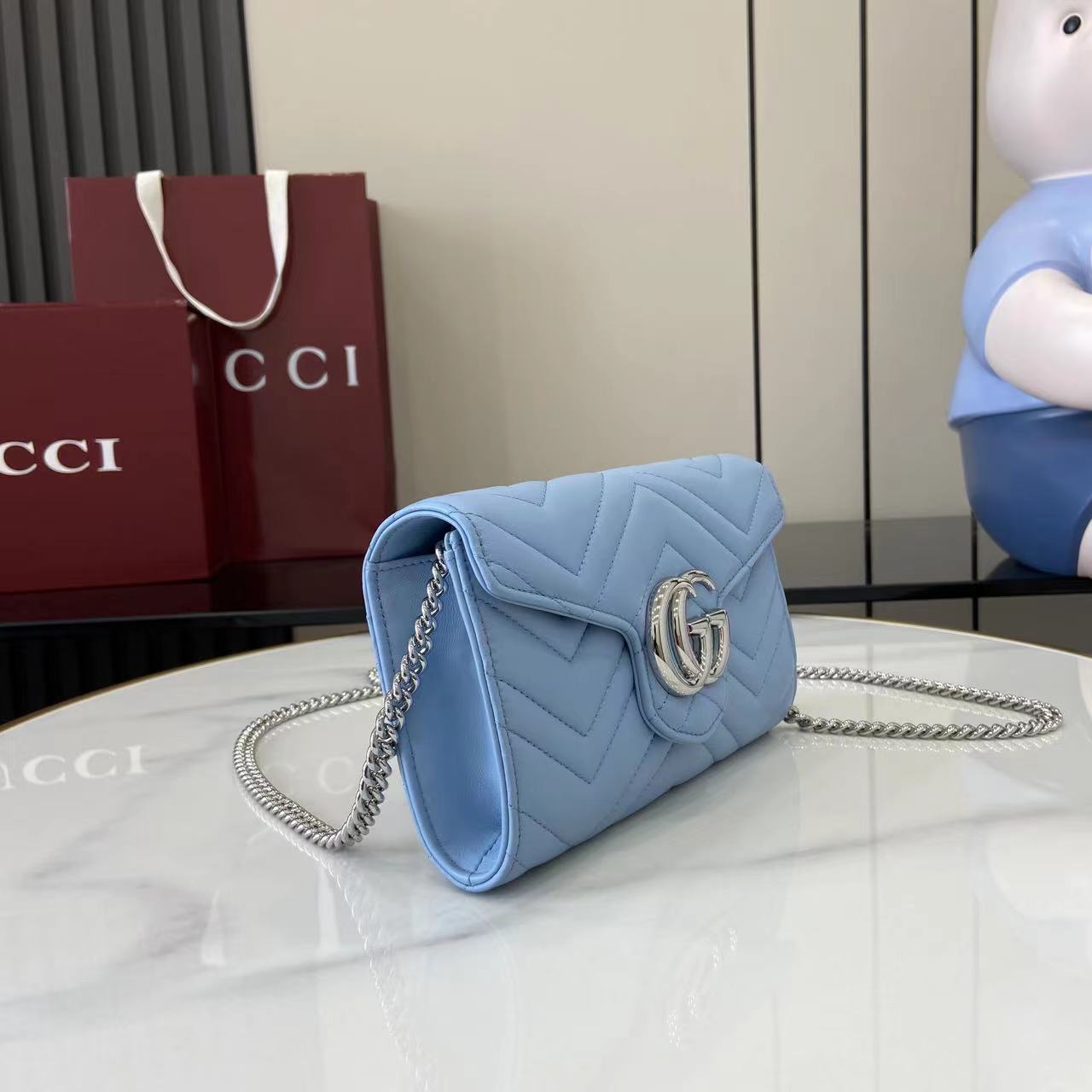 Cartera GG Marmont con cadena Gucci - Imagen 2