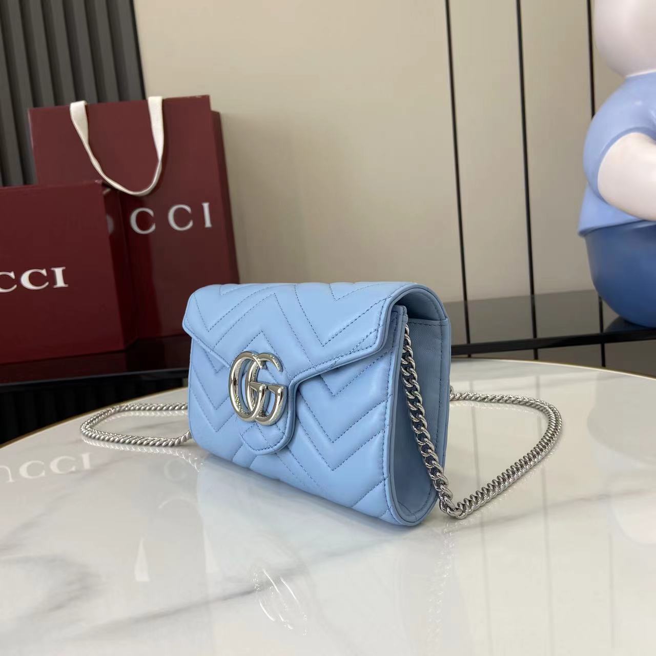 Cartera GG Marmont con cadena Gucci - Imagen 4