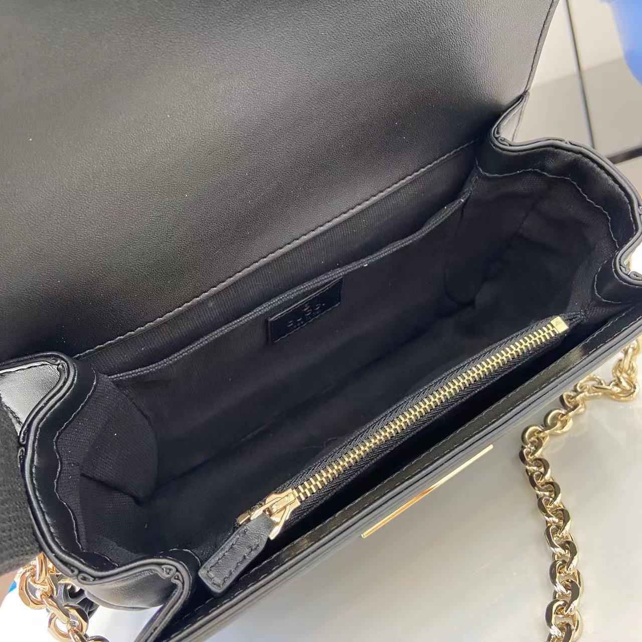 Bolso de hombro Gucci Go tamaño pequeño - Imagen 11