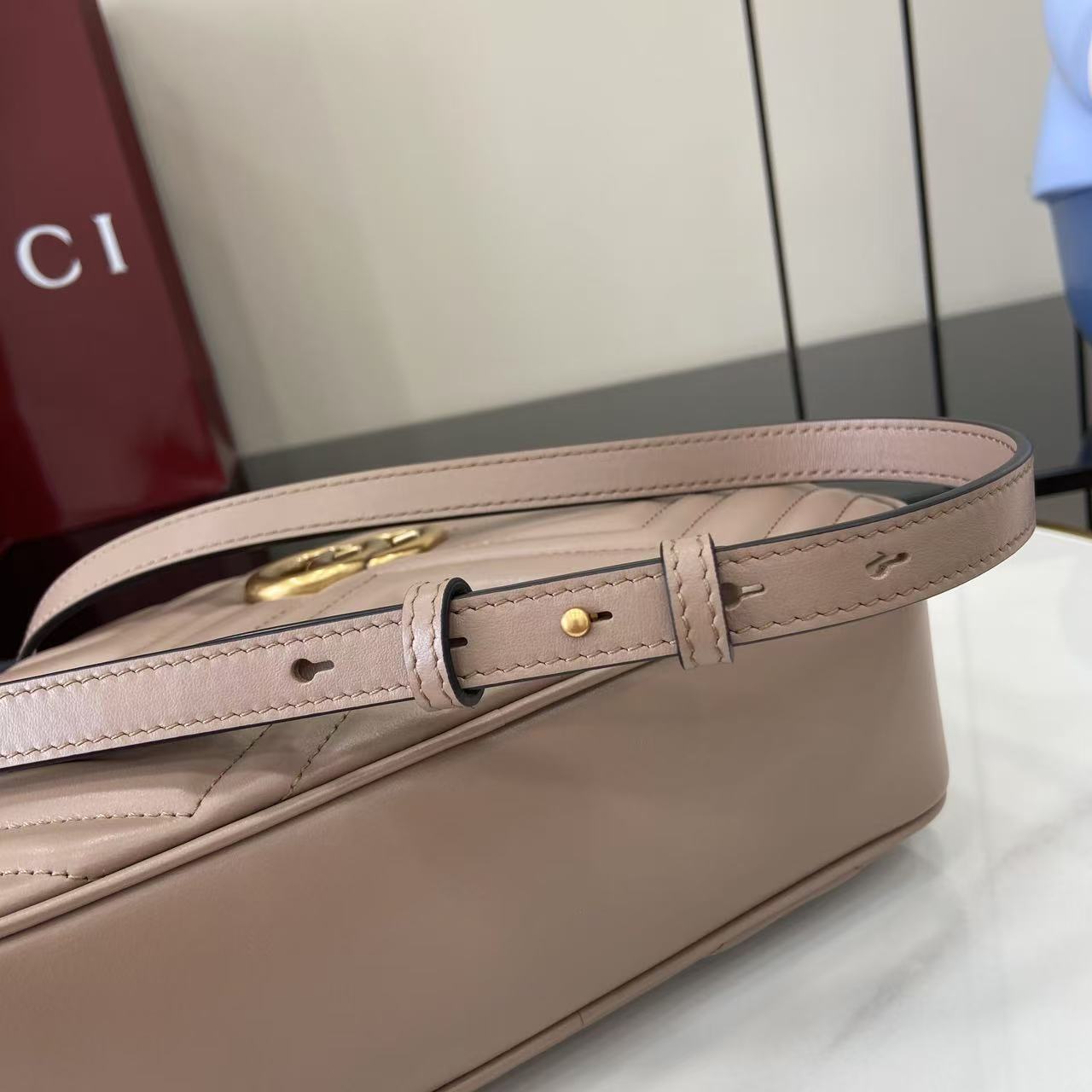Funda para cámara GG Marmont tamaño pequeño Gucci - Imagen 8