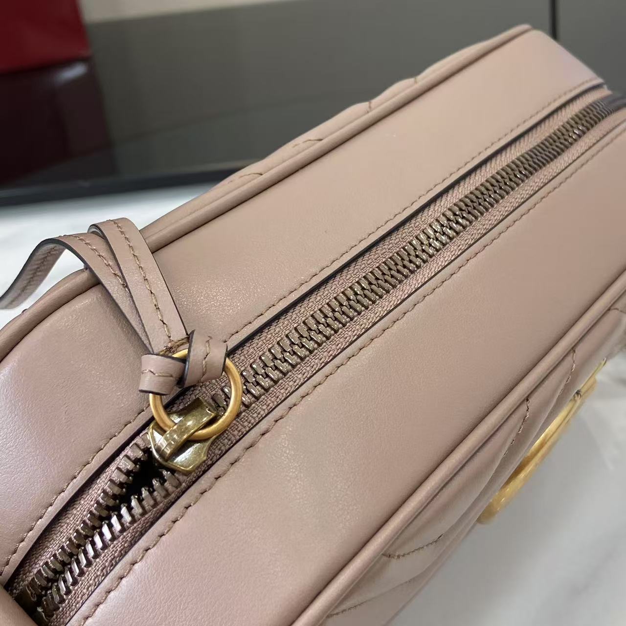 Funda para cámara GG Marmont tamaño pequeño Gucci - Imagen 10