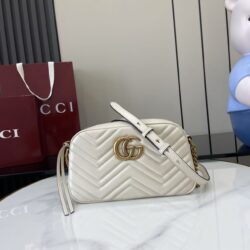 Funda para cámara GG Marmont tamaño pequeño Gucci