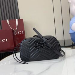 Funda para cámara GG Marmont tamaño pequeño Gucci