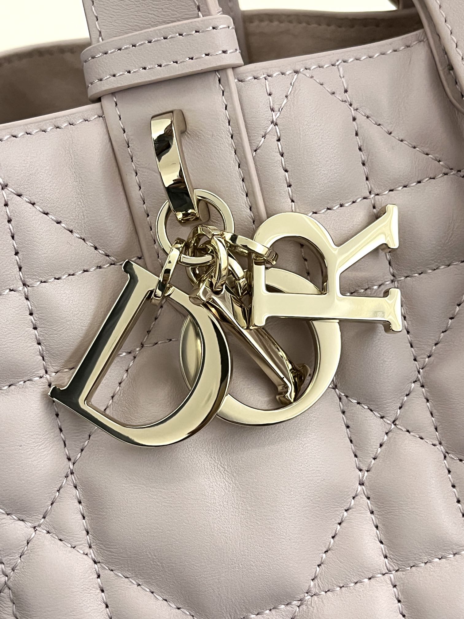 Bolso mediano Dior Toujours - Imagen 6